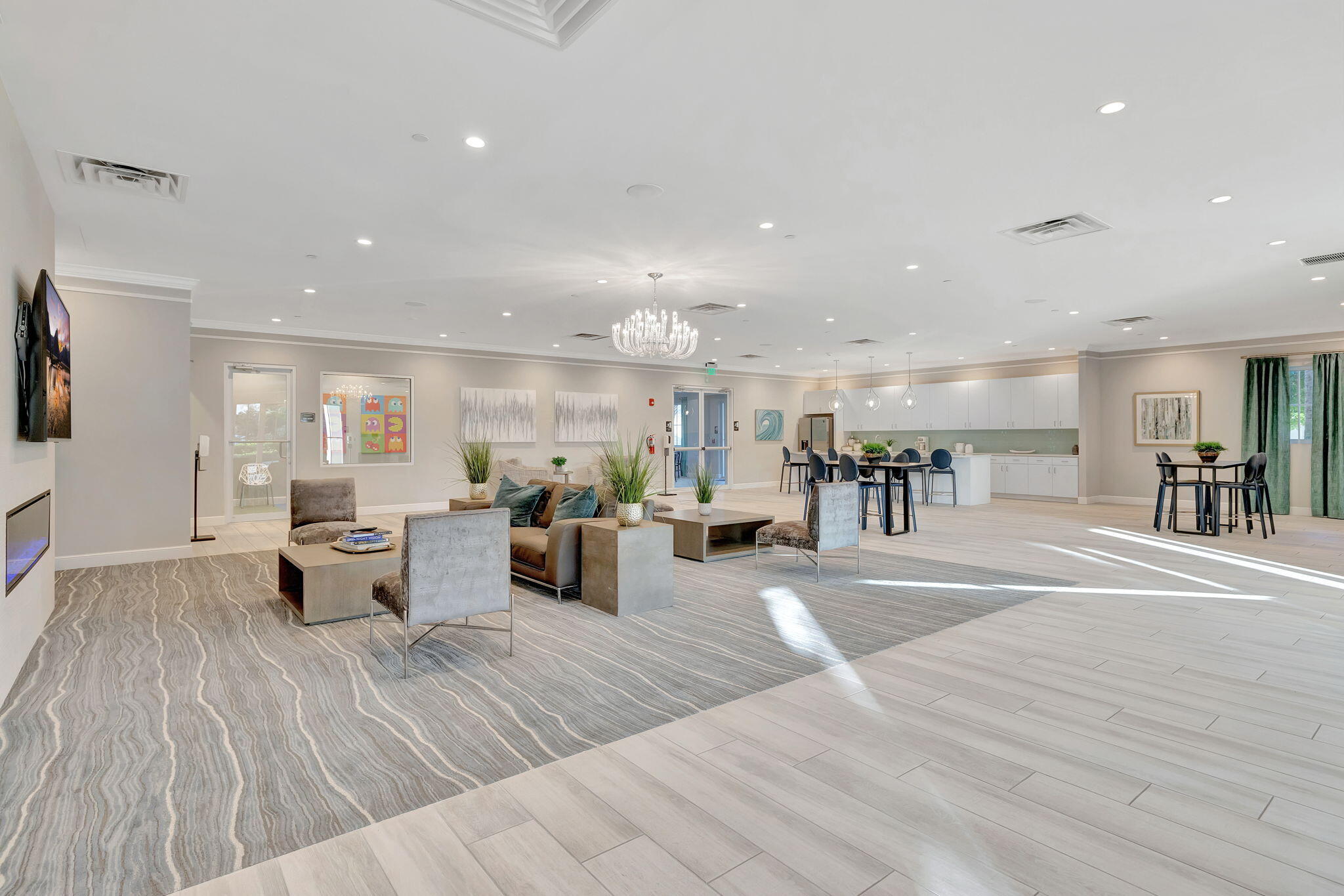 CRYSTAL LAKE 1ST SEC - Residential