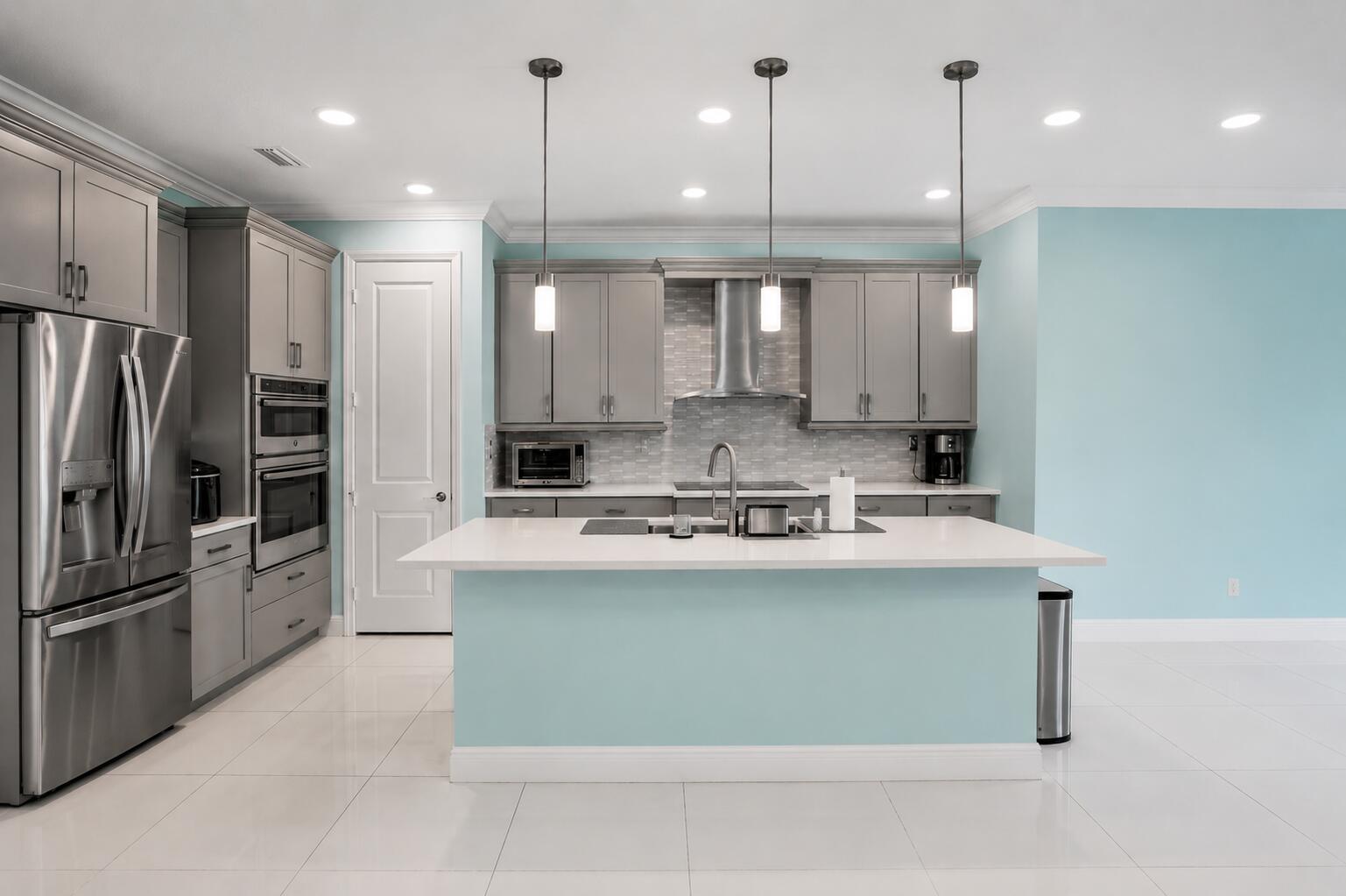 CRYSTAL LAKE 1ST SEC - Residential