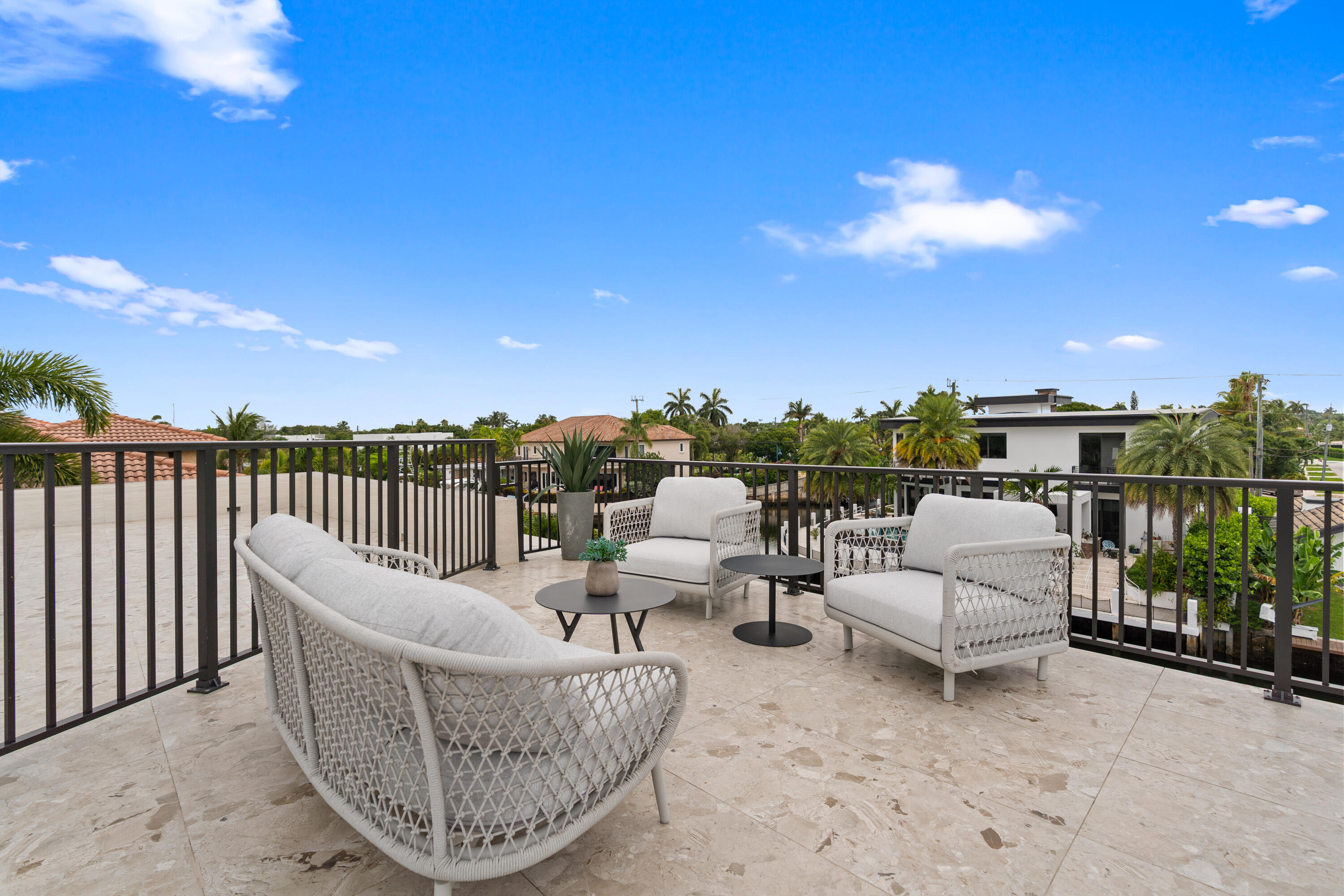 CORAL KEY VILLAS 2ND SEC - Residential