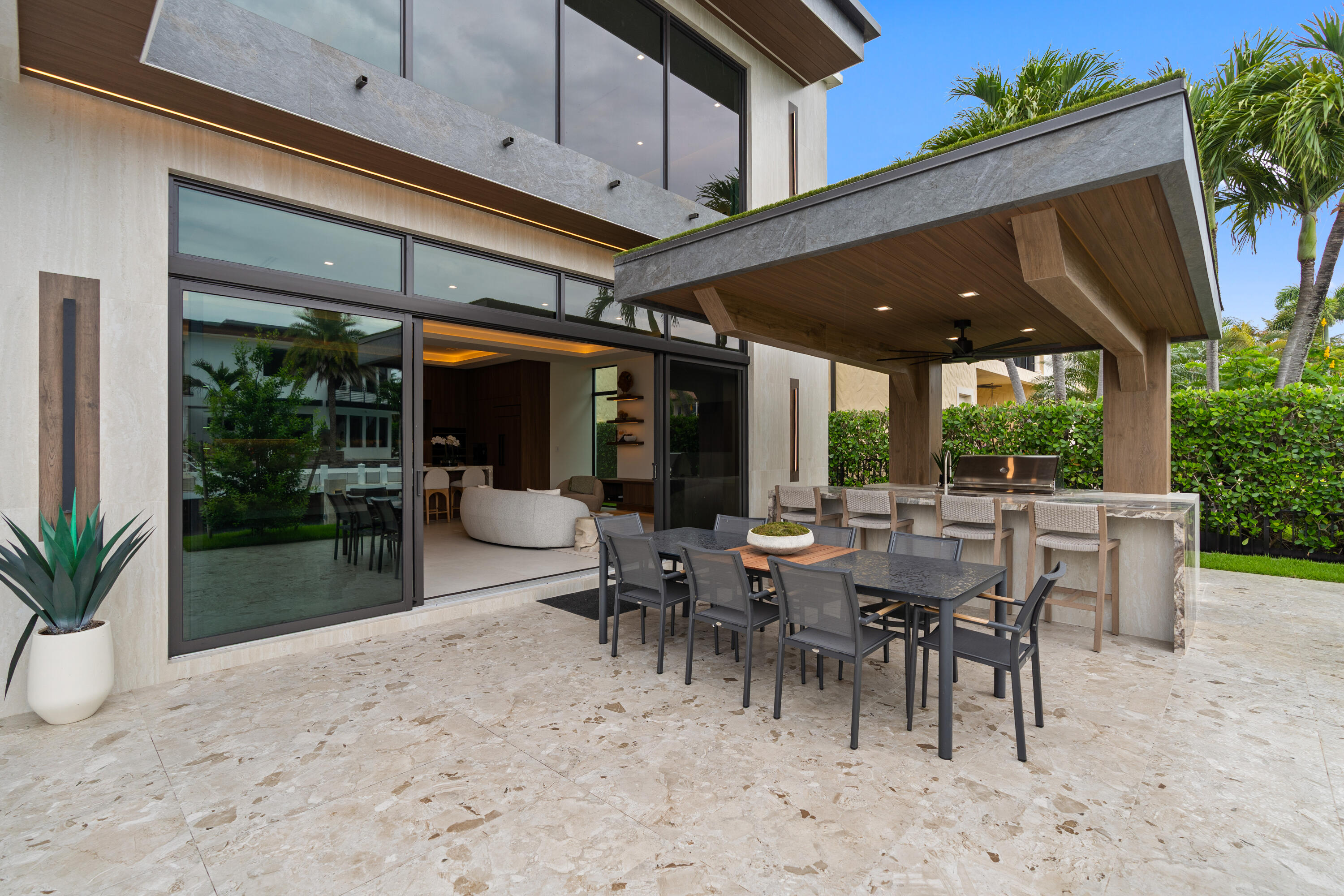 CORAL KEY VILLAS 2ND SEC - Residential
