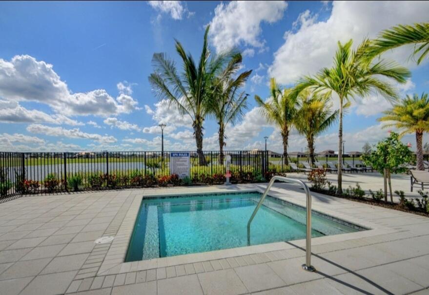 CRESSWIND PALM BEACH - Residential
