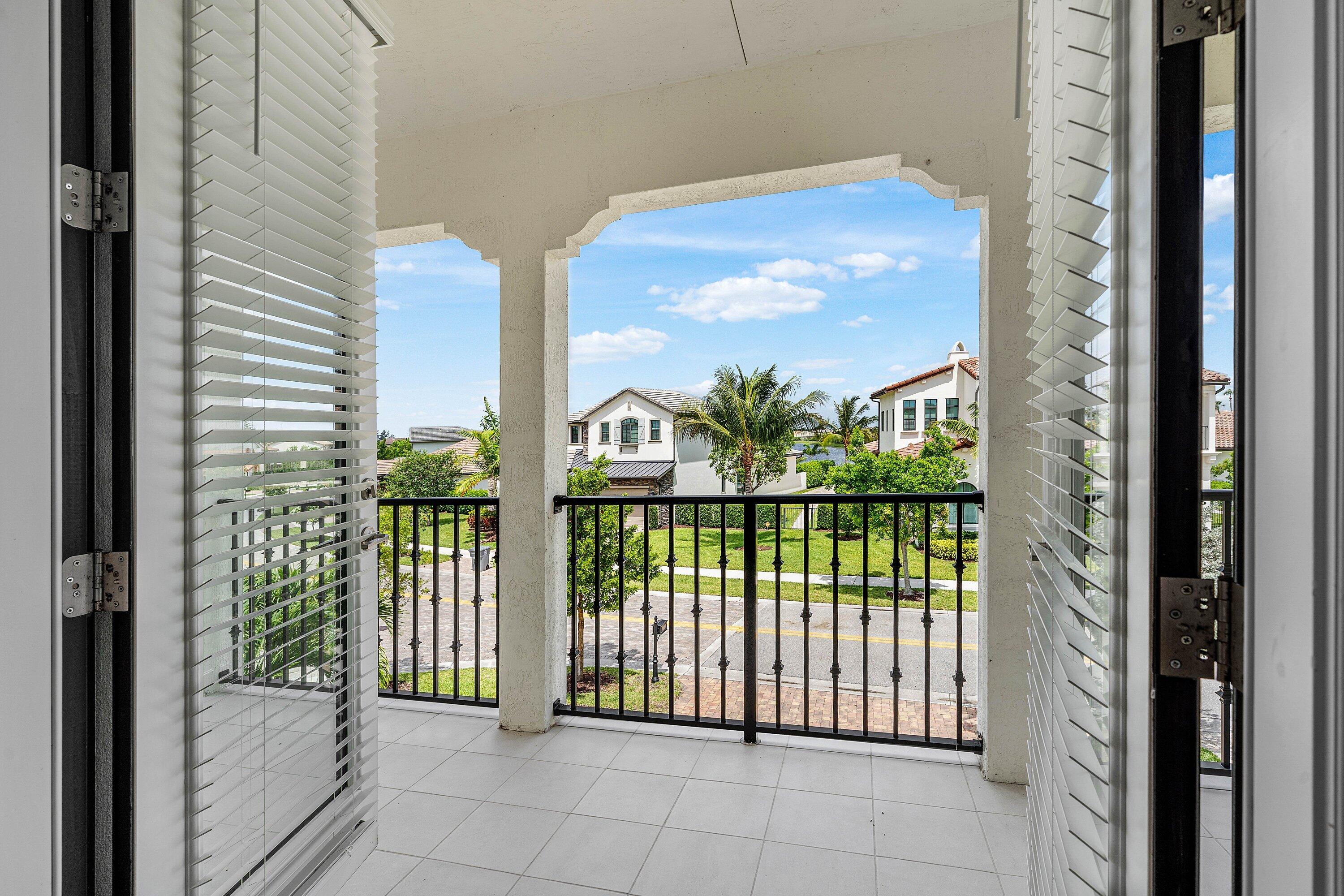 PALM MEADOWS ESTATES - Residential