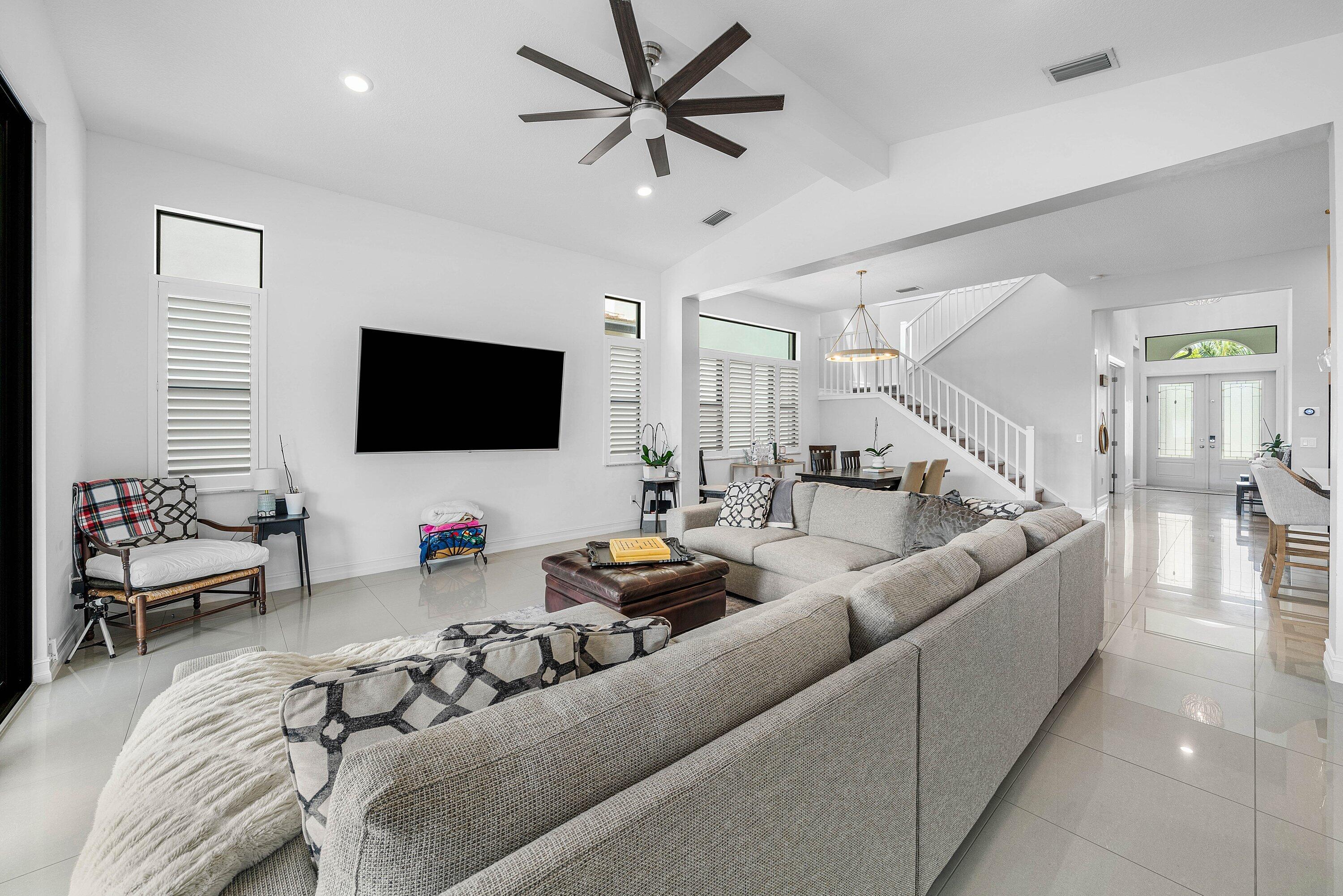 PALM MEADOWS ESTATES - Residential