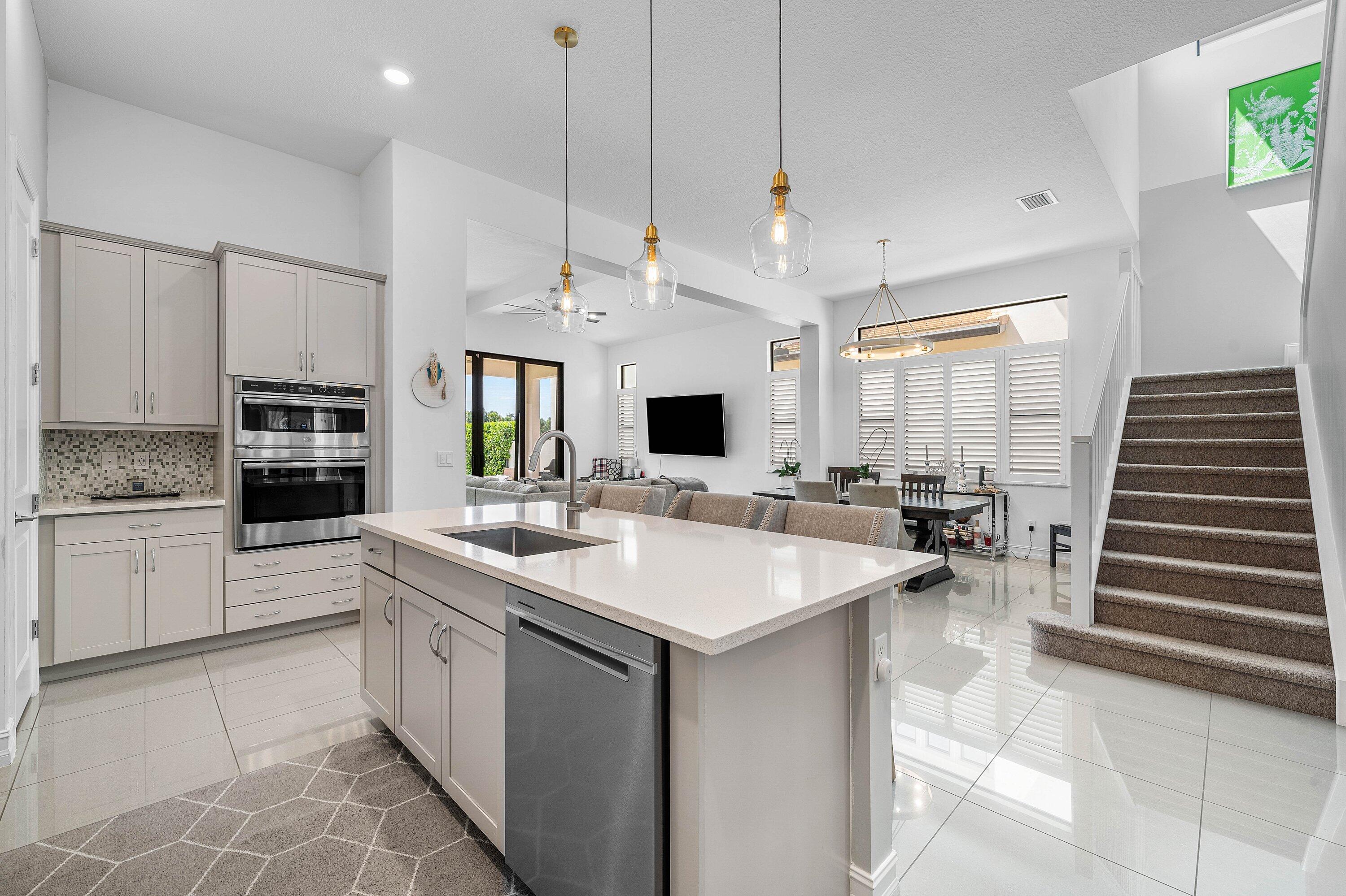 PALM MEADOWS ESTATES - Residential