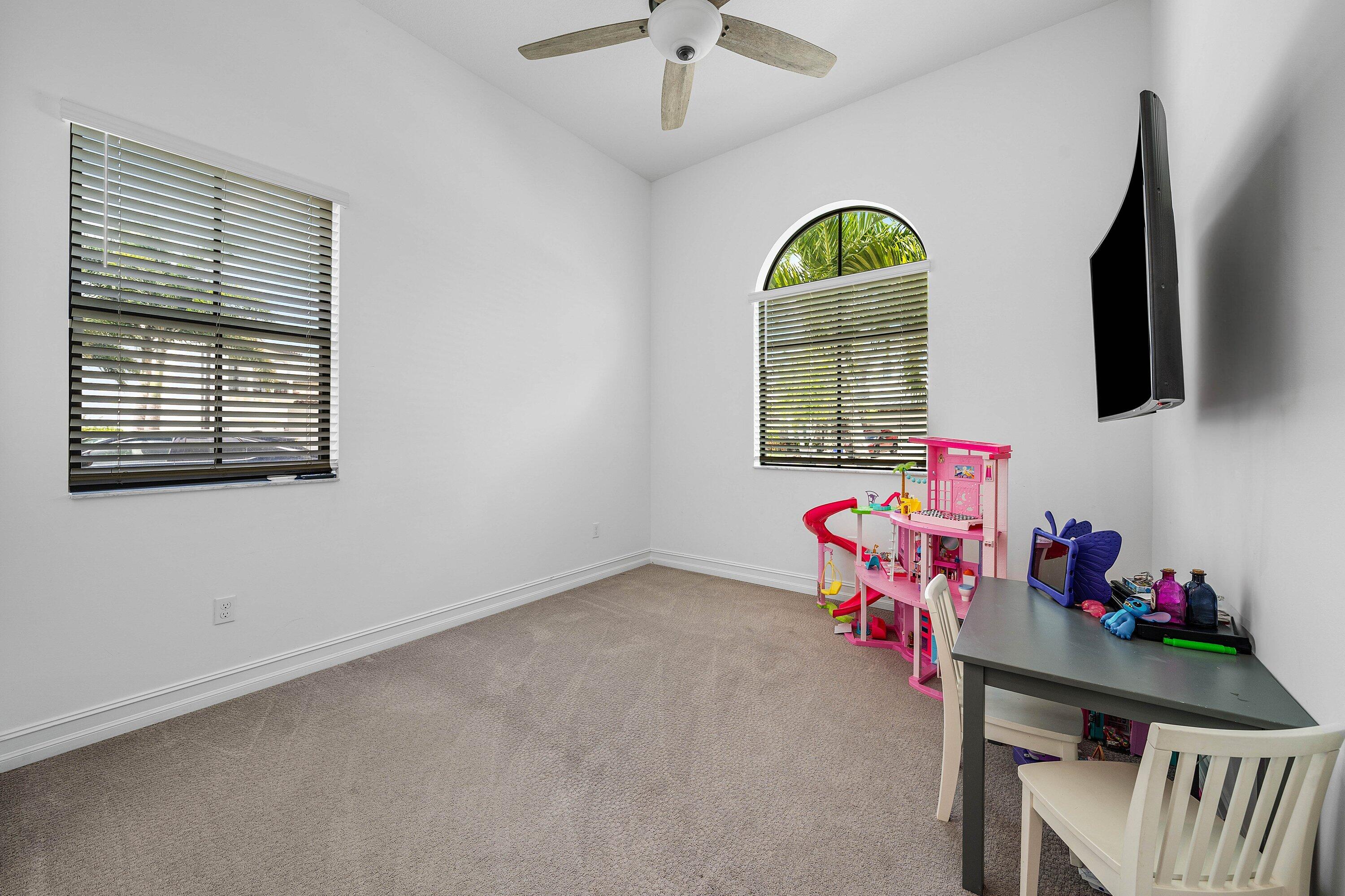 PALM MEADOWS ESTATES - Residential