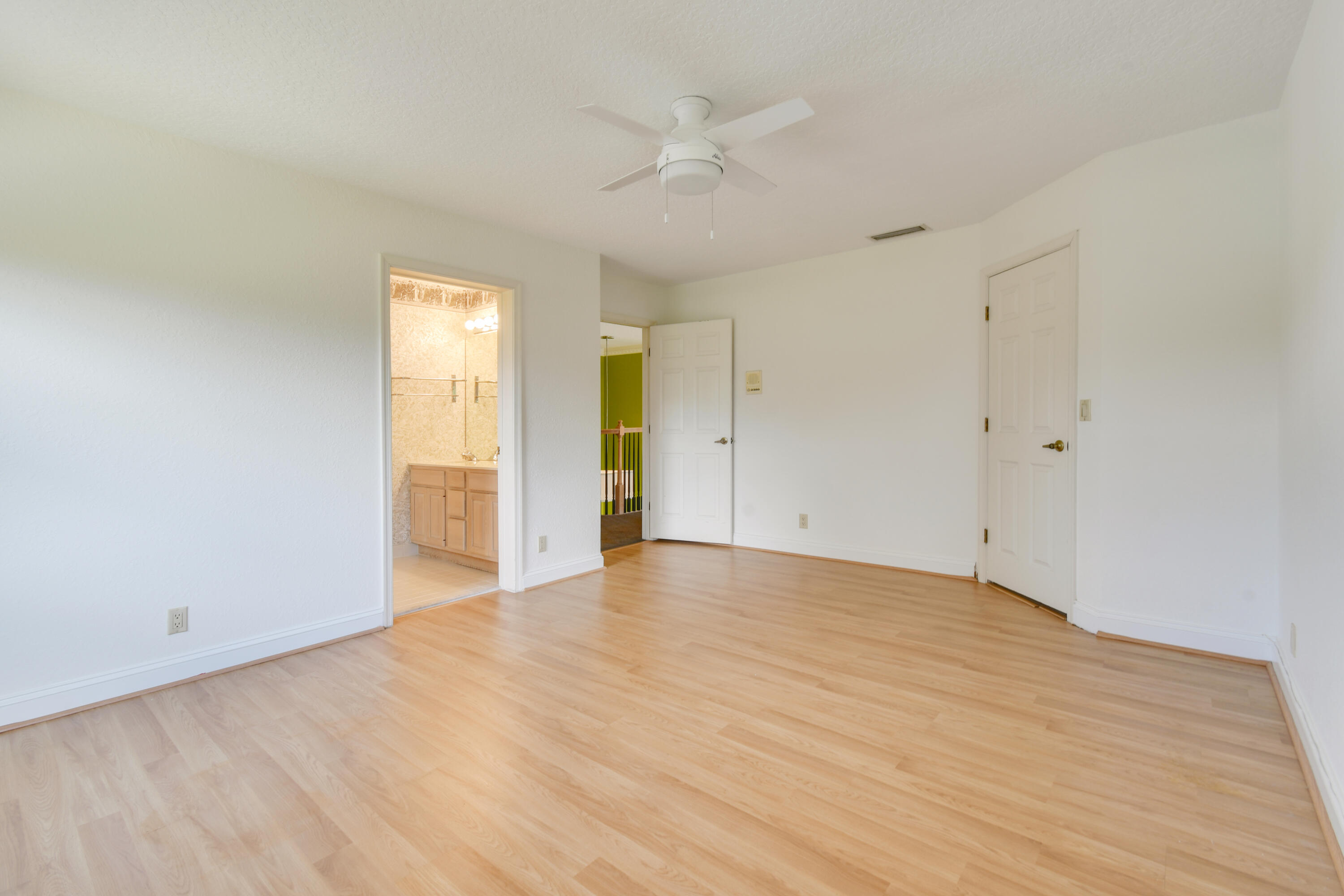 CRYSTAL POINTE 1 - Residential