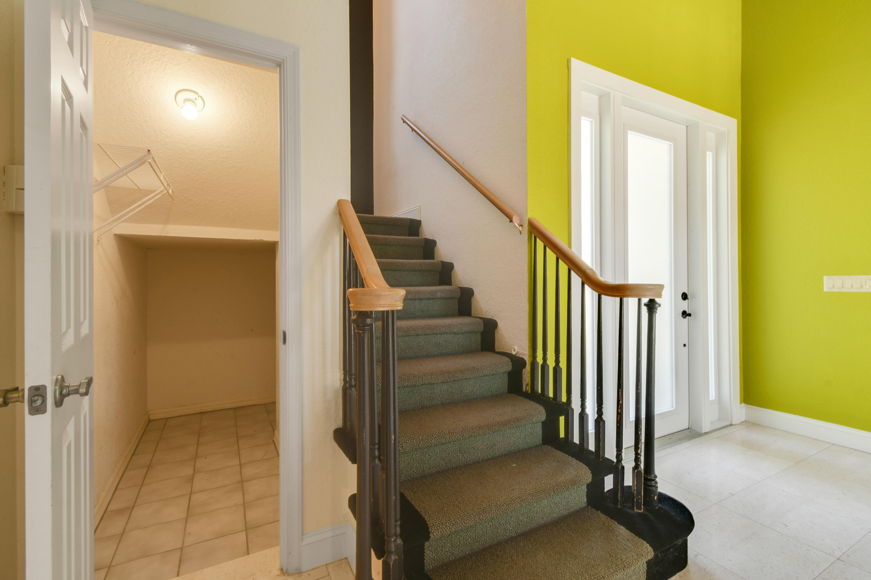 CRYSTAL POINTE 1 - Residential