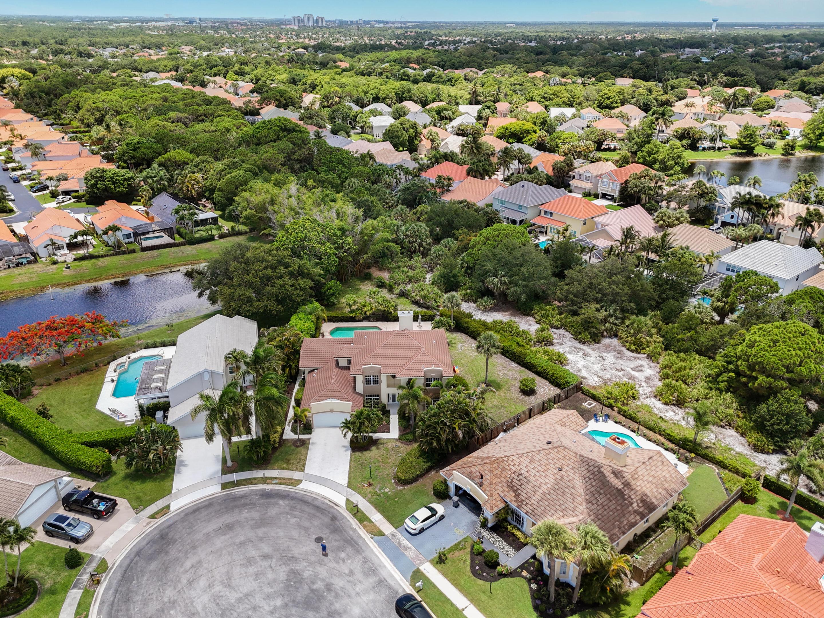 CRYSTAL POINTE 1 - Residential