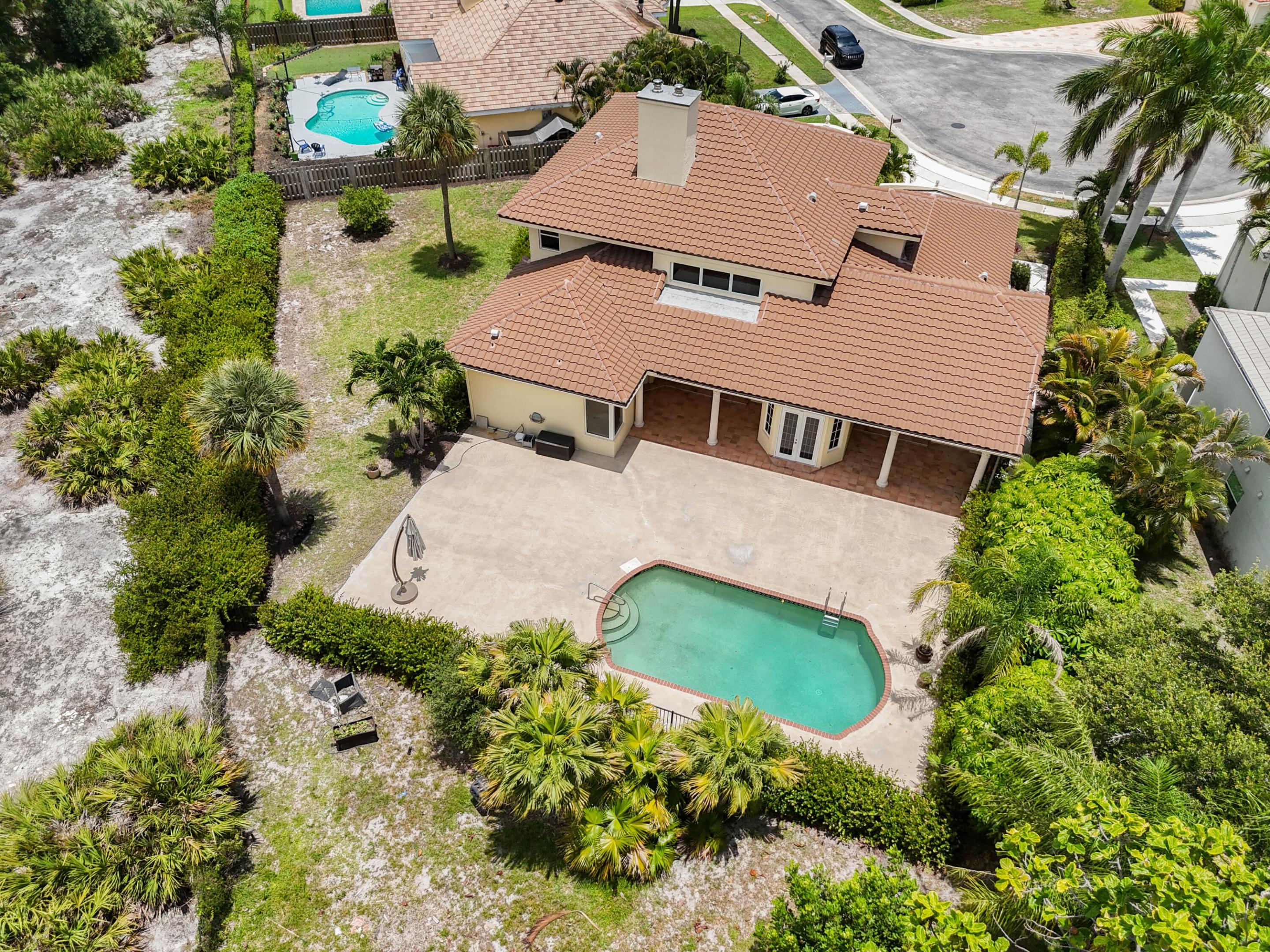 CRYSTAL POINTE 1 - Residential