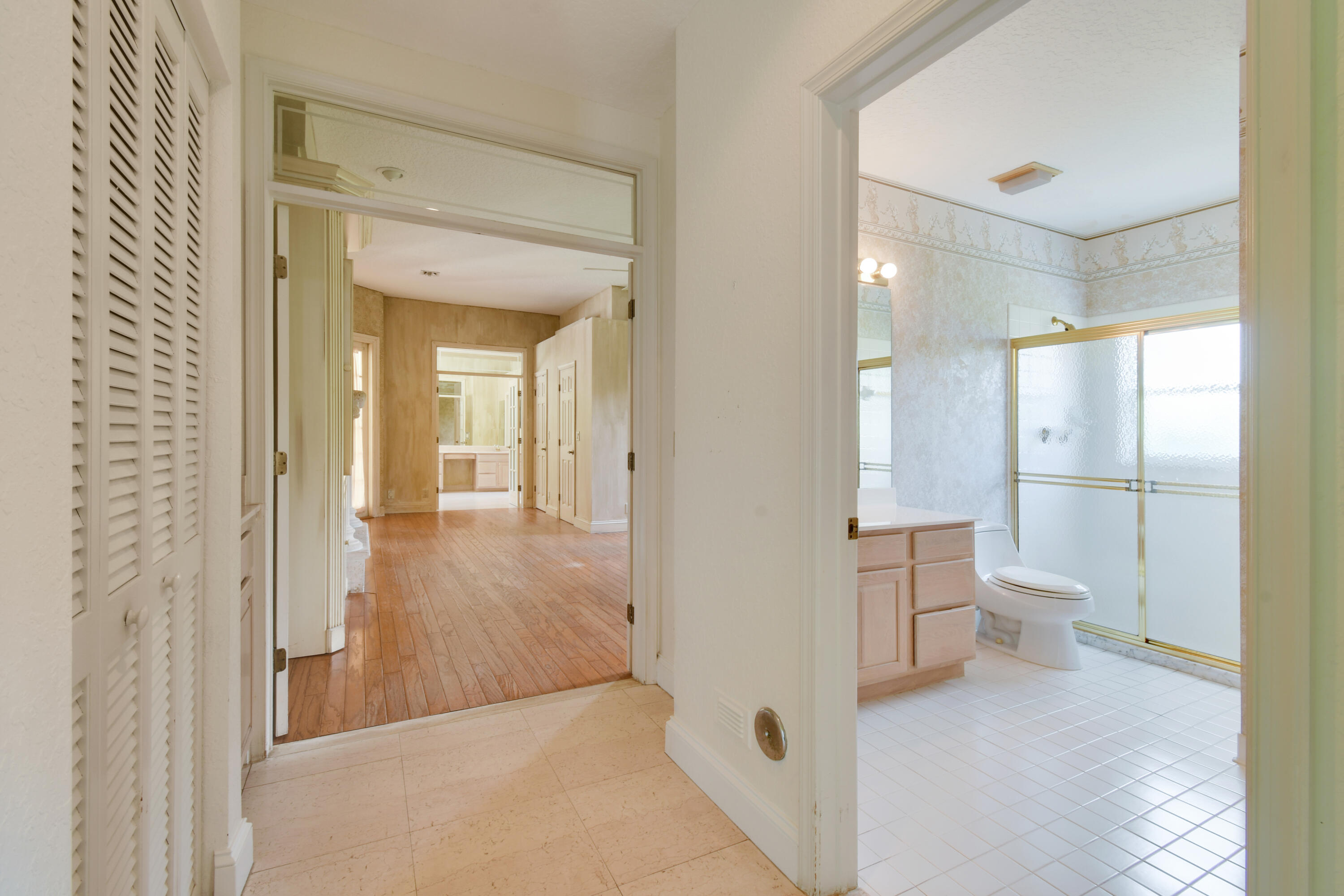 CRYSTAL POINTE 1 - Residential