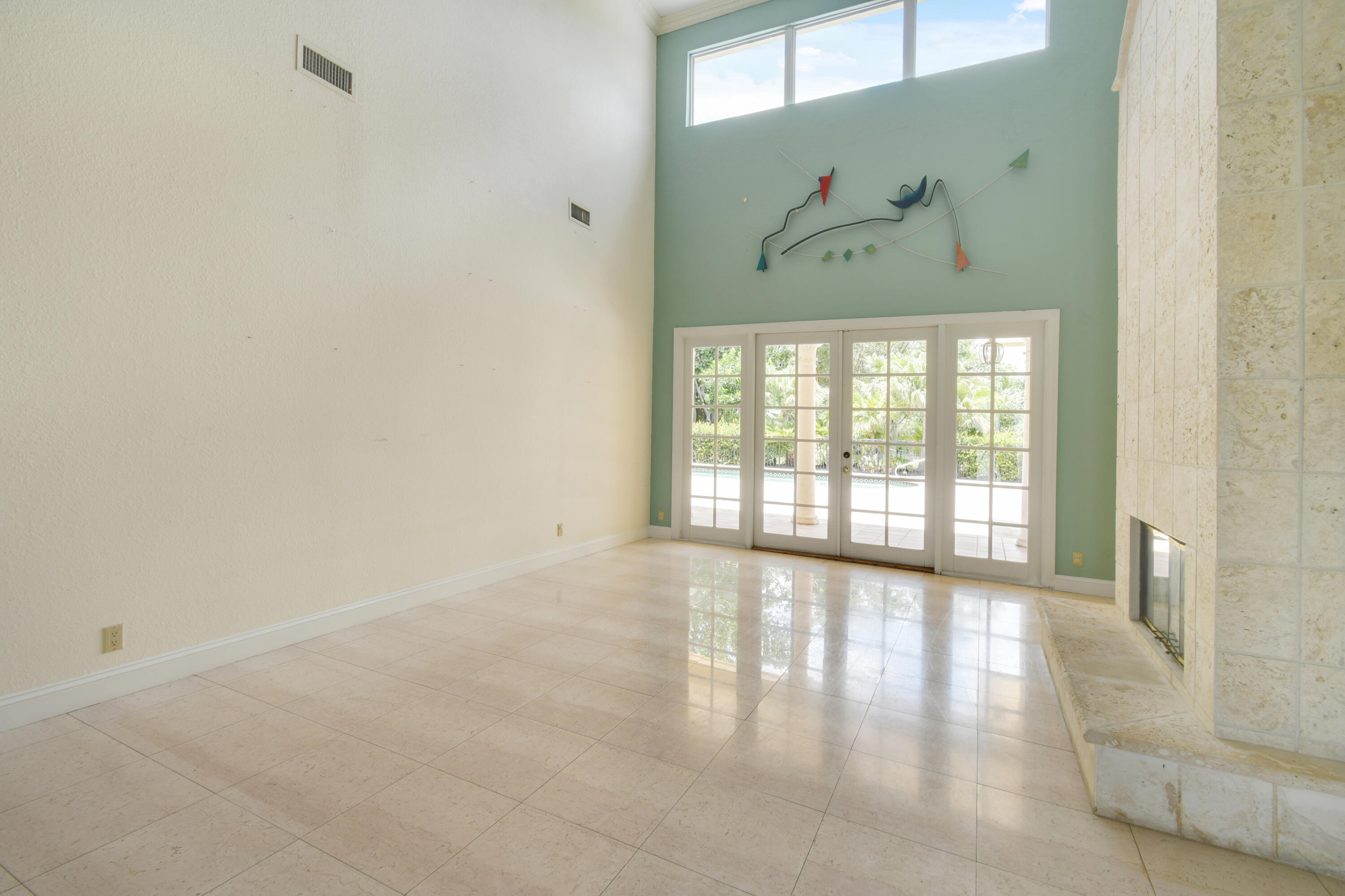CRYSTAL POINTE 1 - Residential