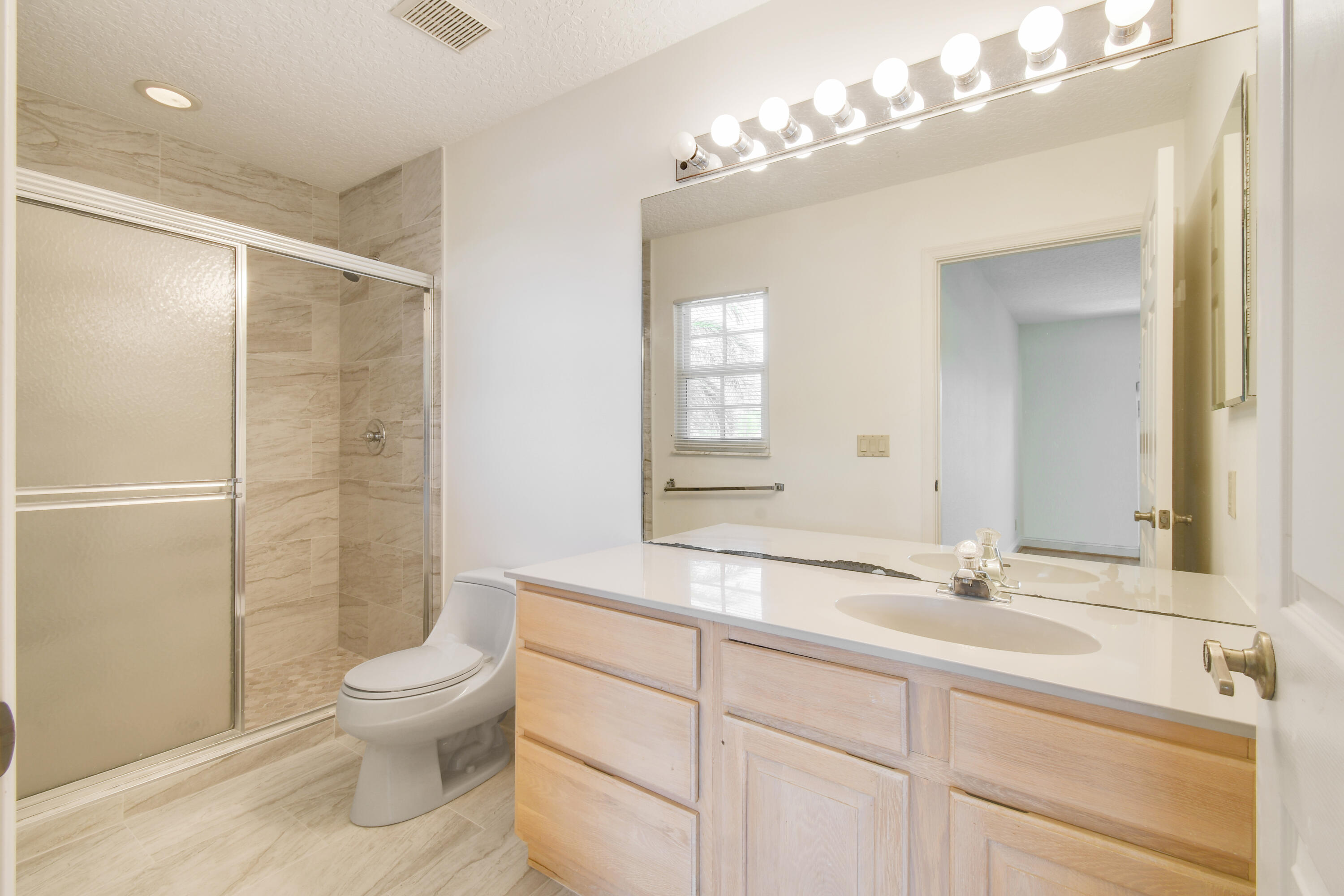 CRYSTAL POINTE 1 - Residential
