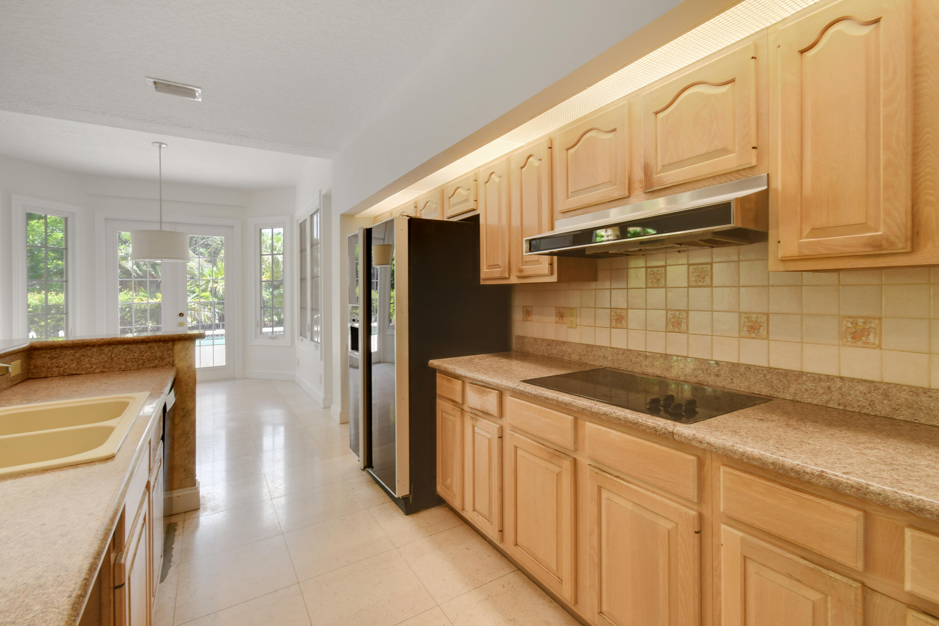 CRYSTAL POINTE 1 - Residential