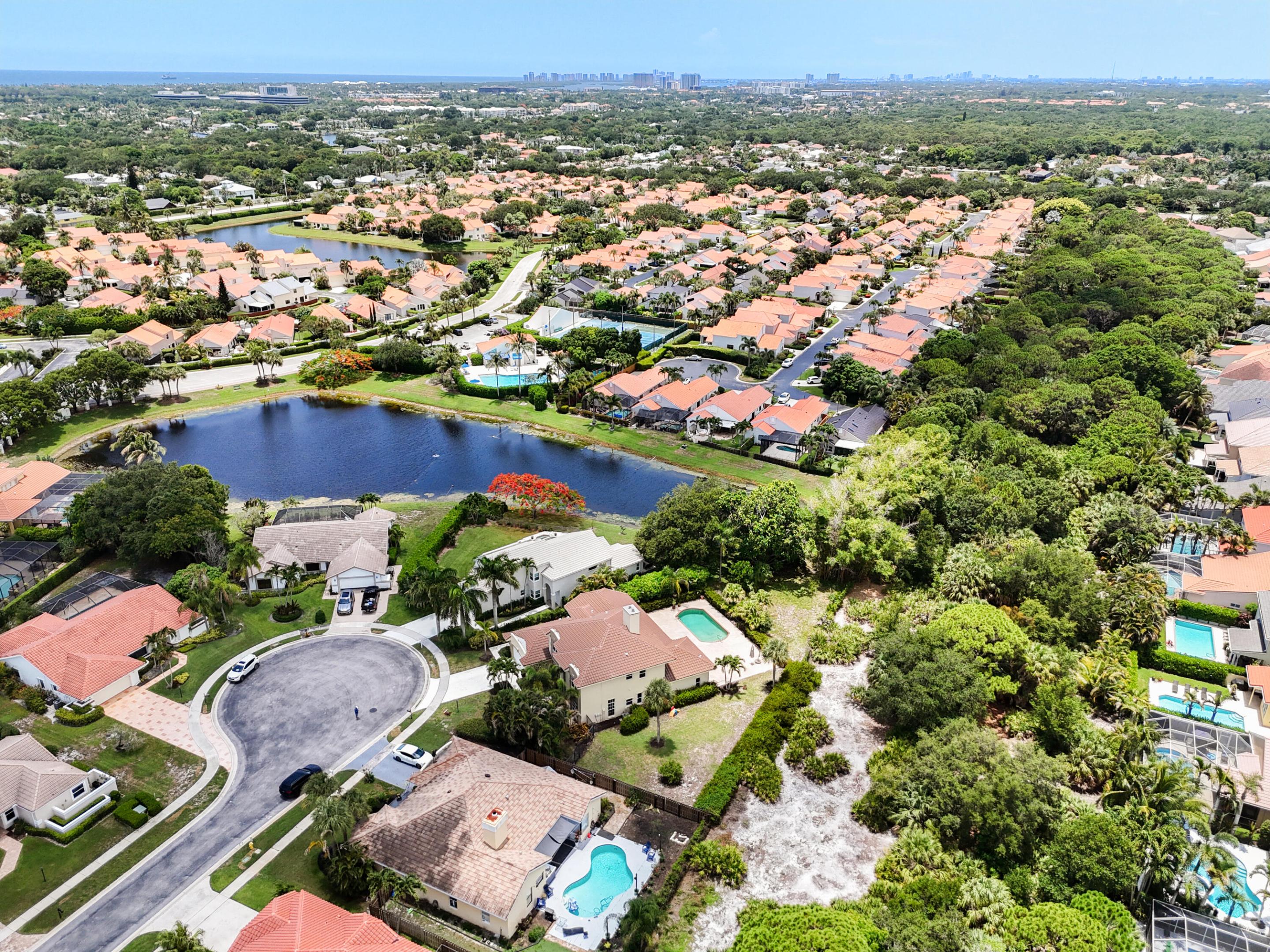 CRYSTAL POINTE 1 - Residential