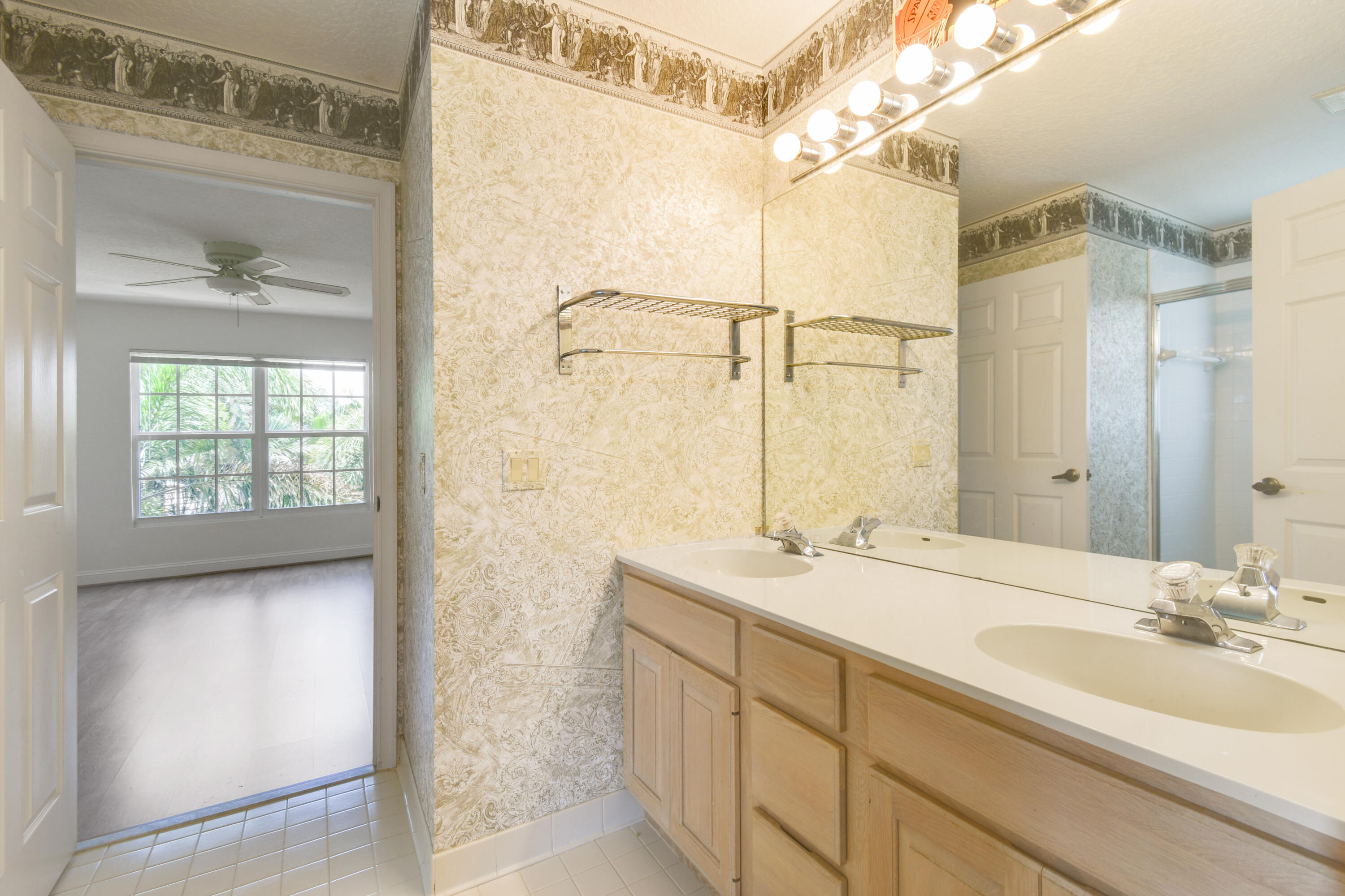 CRYSTAL POINTE 1 - Residential