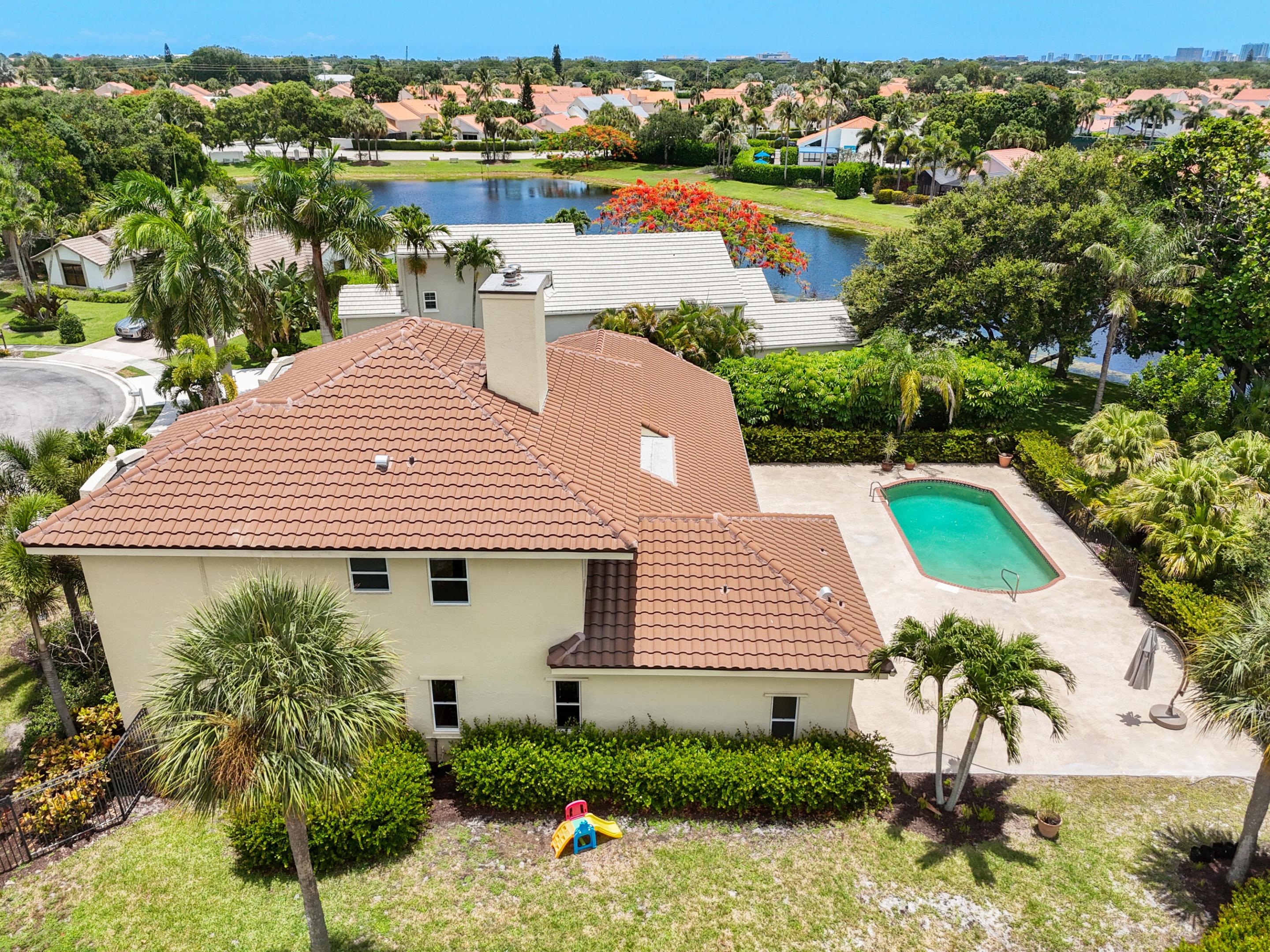 CRYSTAL POINTE 1 - Residential