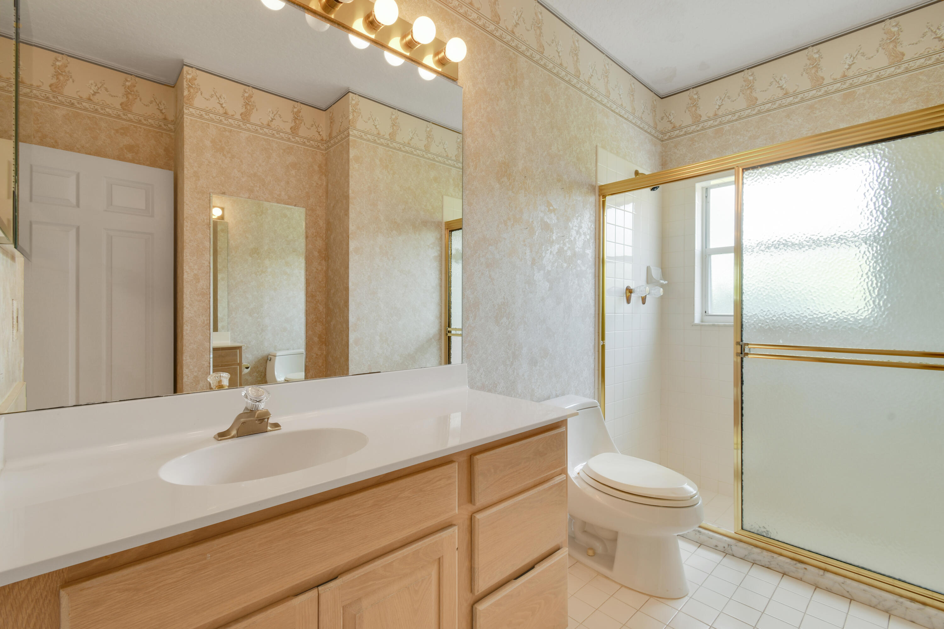 CRYSTAL POINTE 1 - Residential