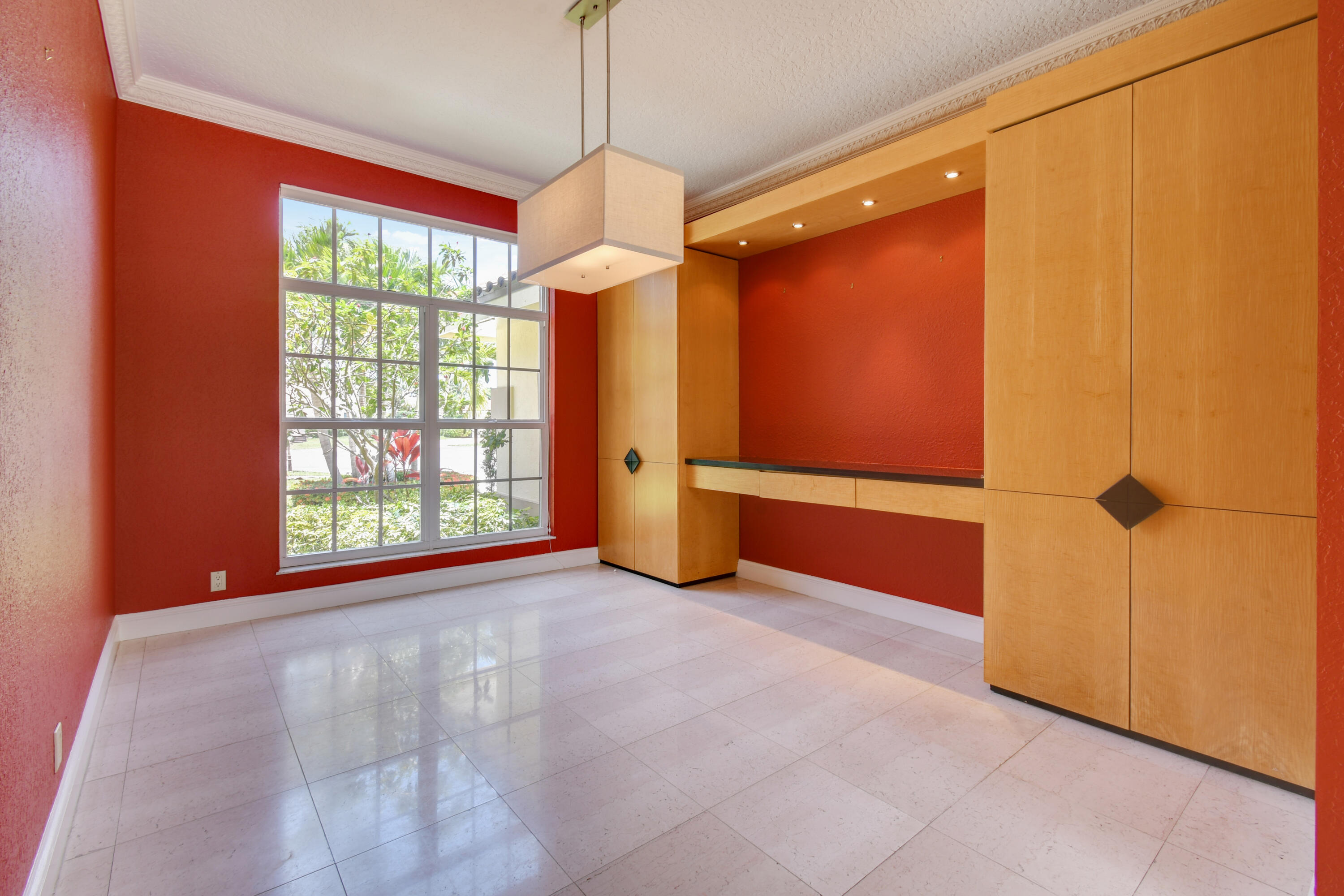 CRYSTAL POINTE 1 - Residential