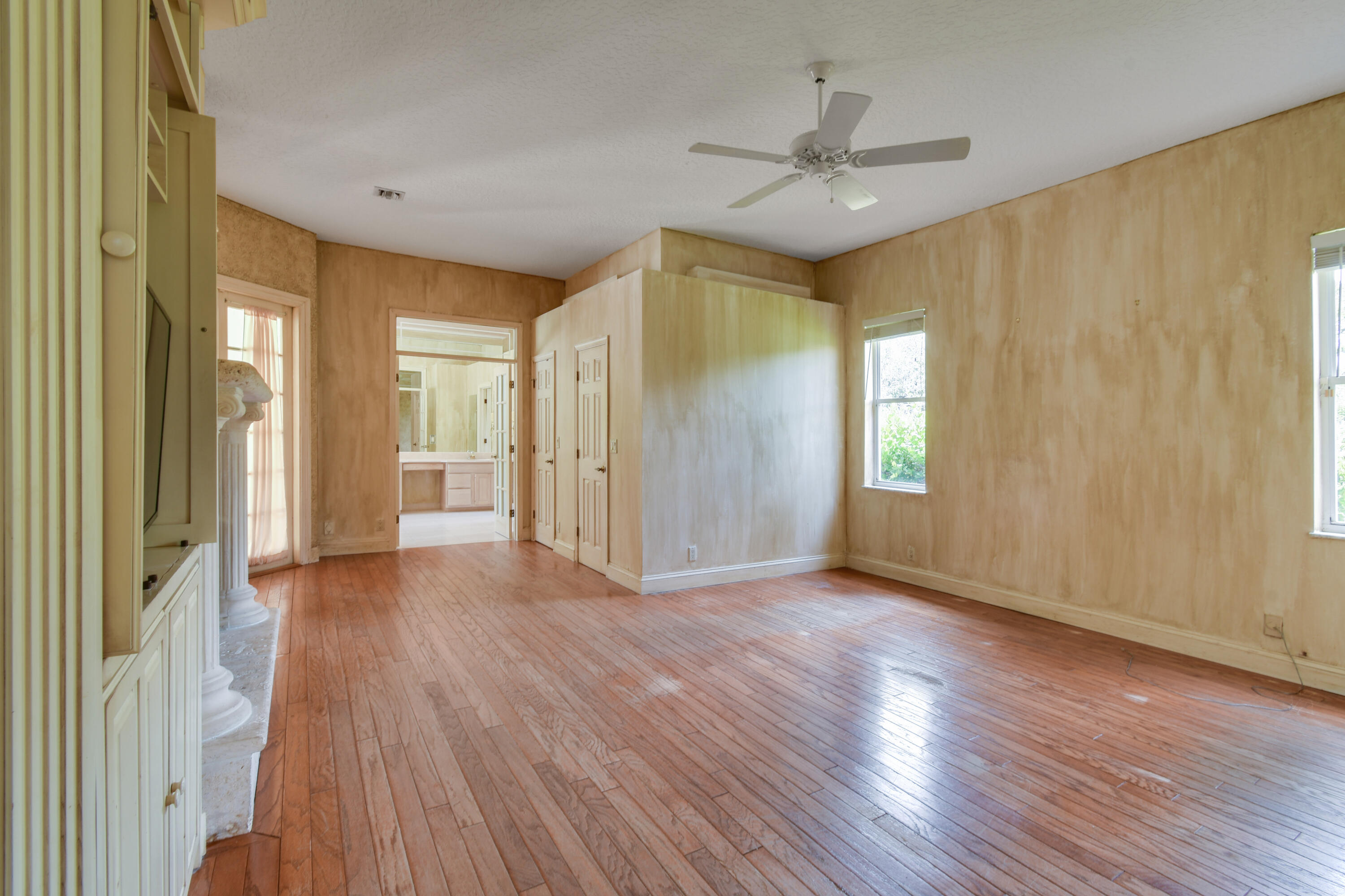 CRYSTAL POINTE 1 - Residential
