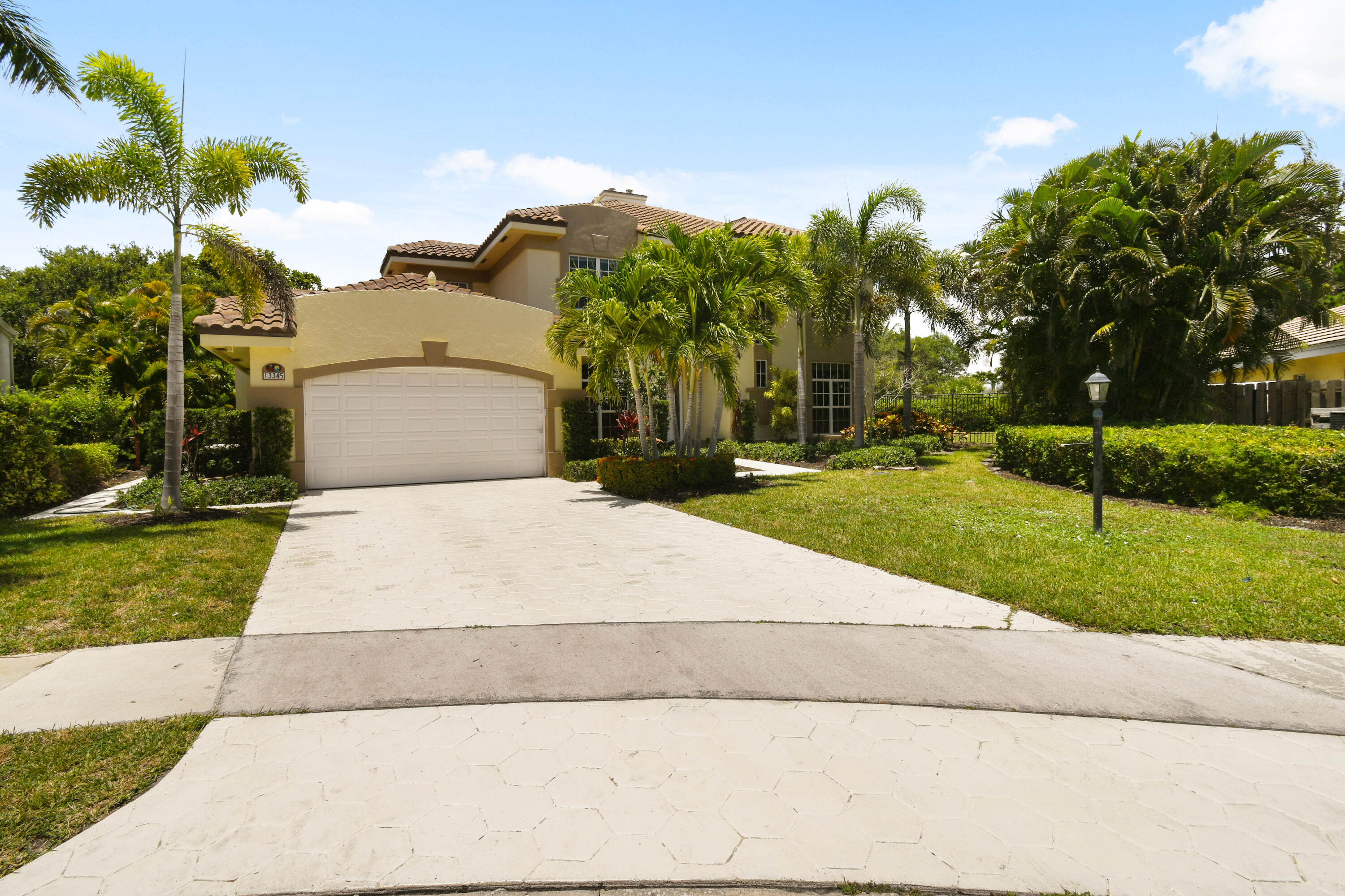 CRYSTAL POINTE 1 - Residential