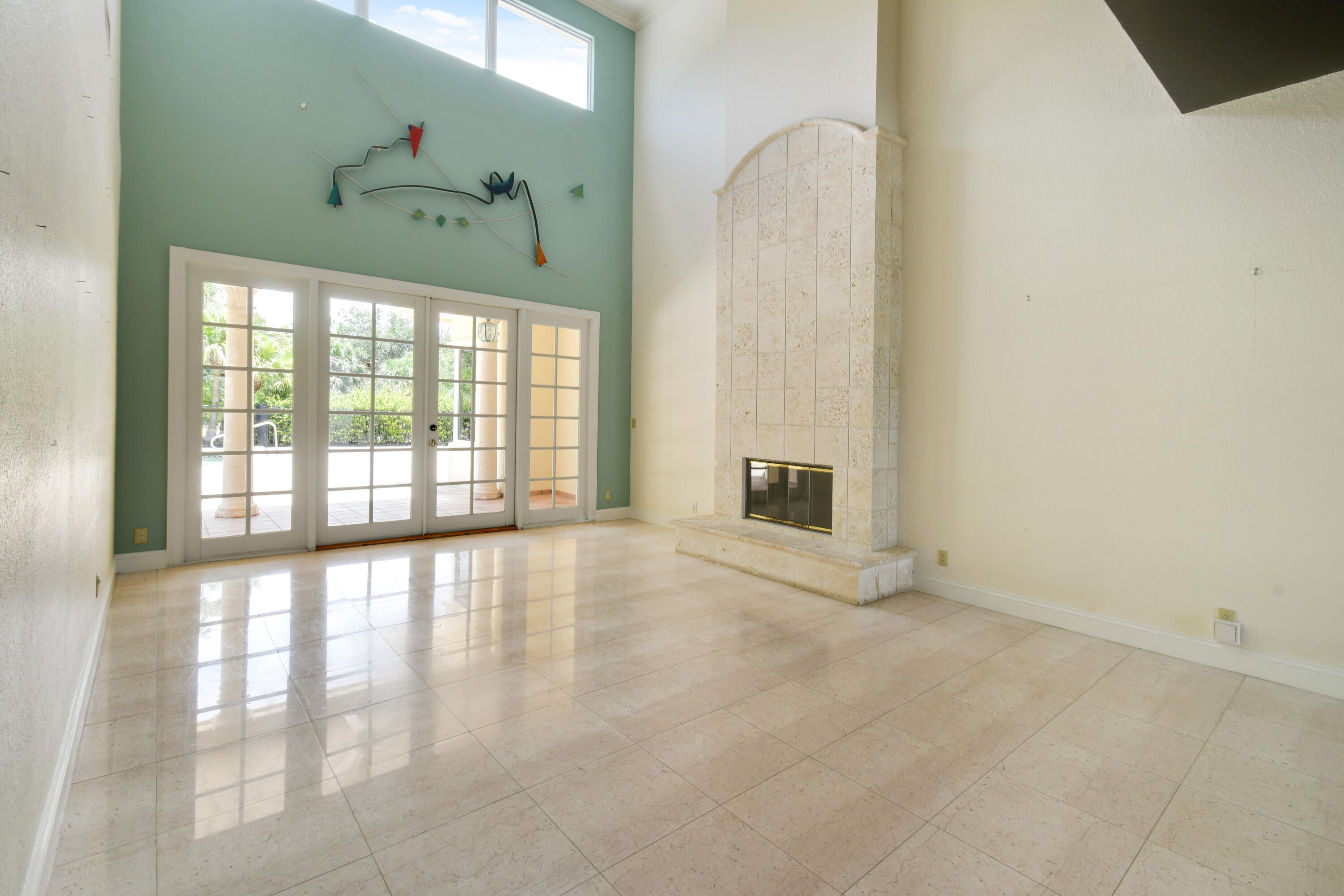 CRYSTAL POINTE 1 - Residential