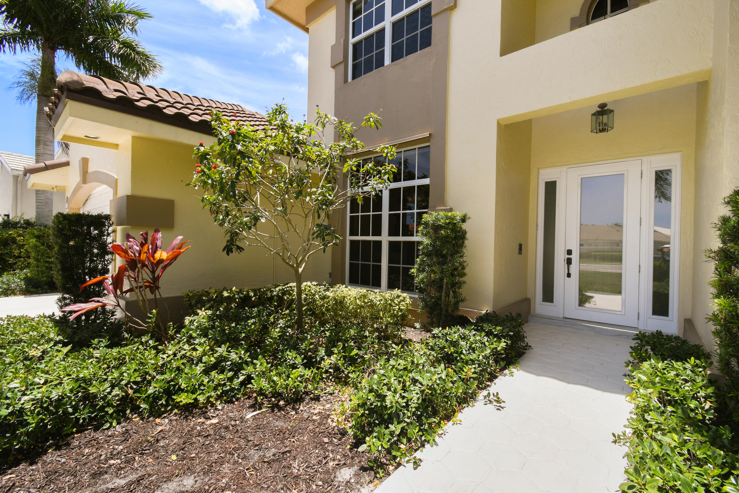 CRYSTAL POINTE 1 - Residential