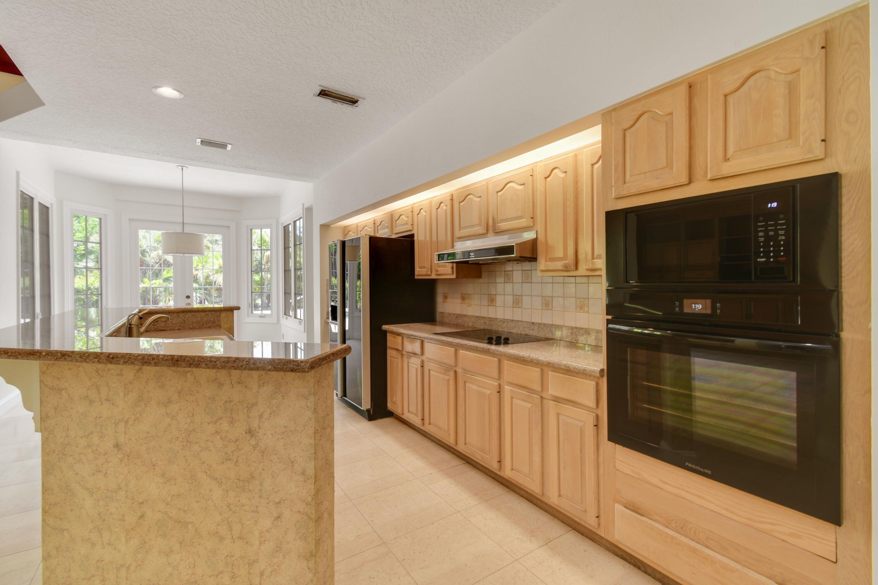 CRYSTAL POINTE 1 - Residential