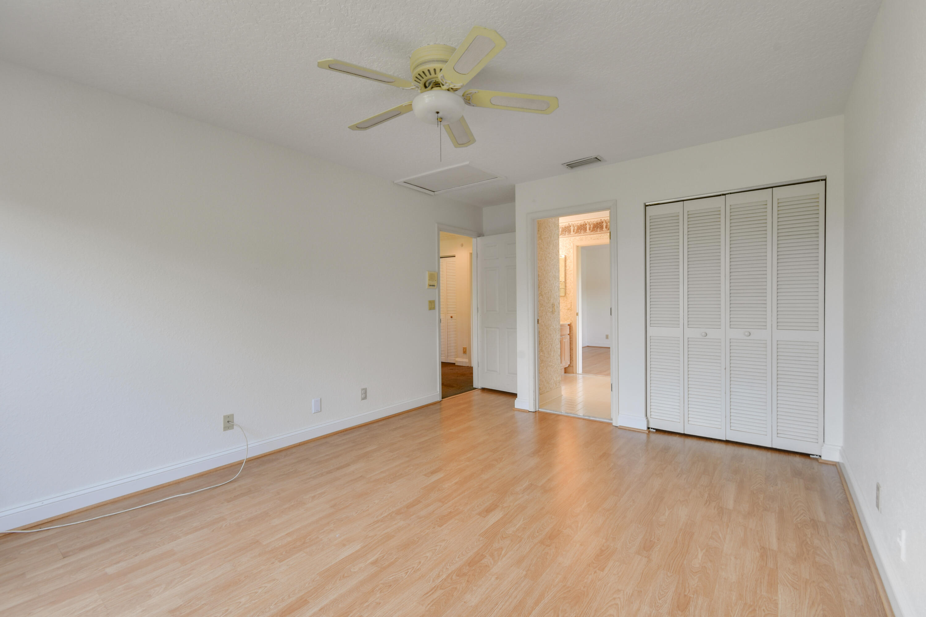 CRYSTAL POINTE 1 - Residential