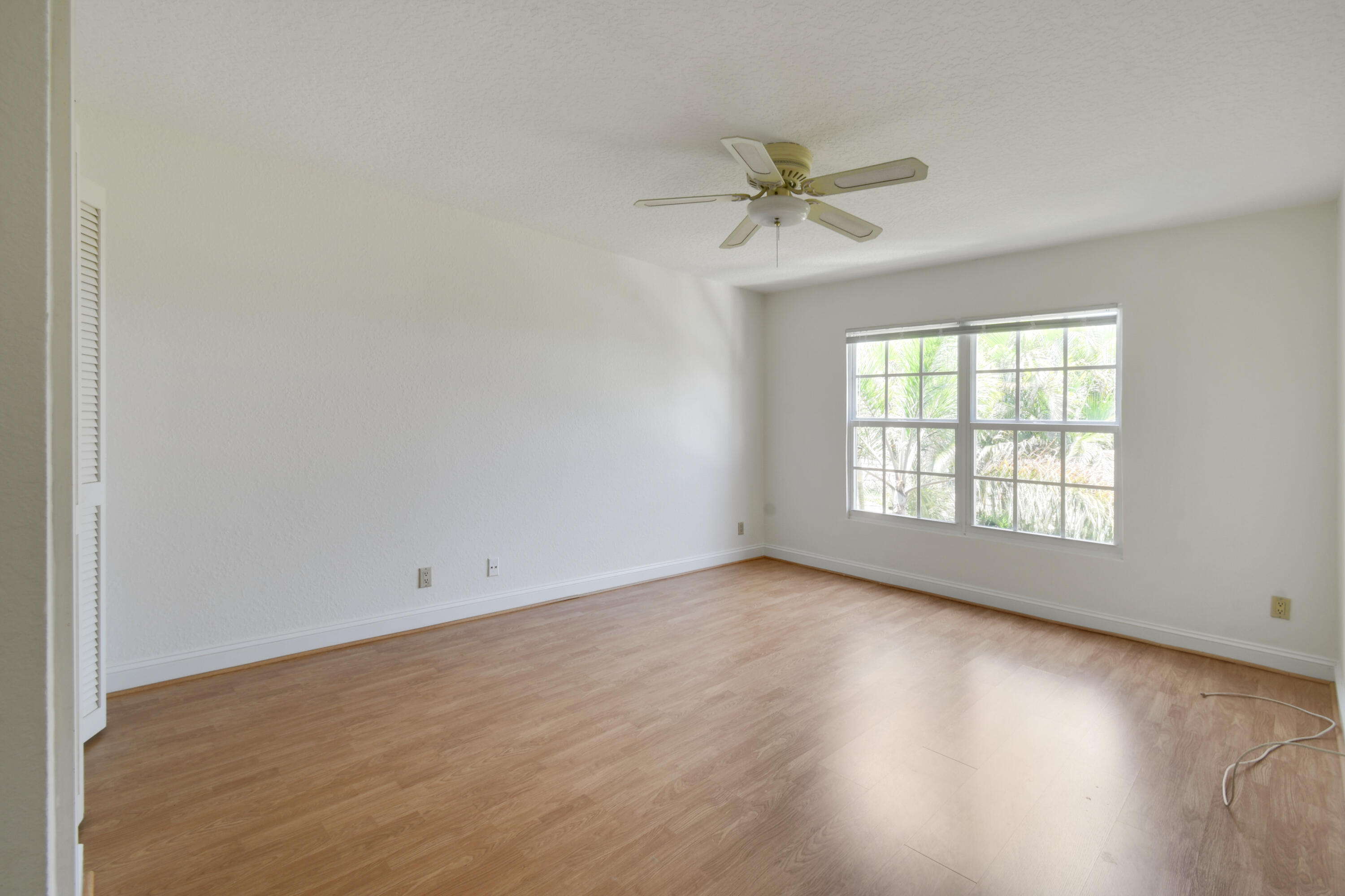 CRYSTAL POINTE 1 - Residential