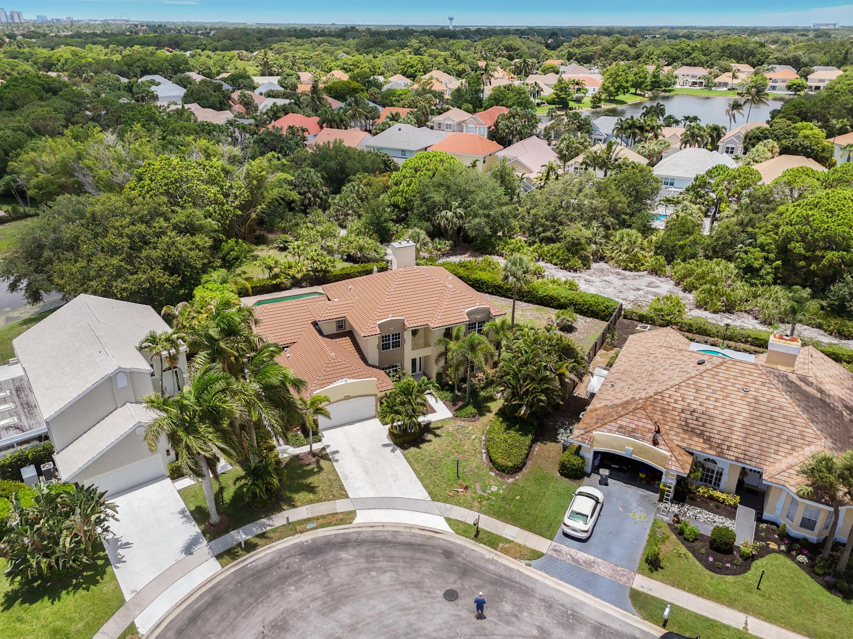 CRYSTAL POINTE 1 - Residential