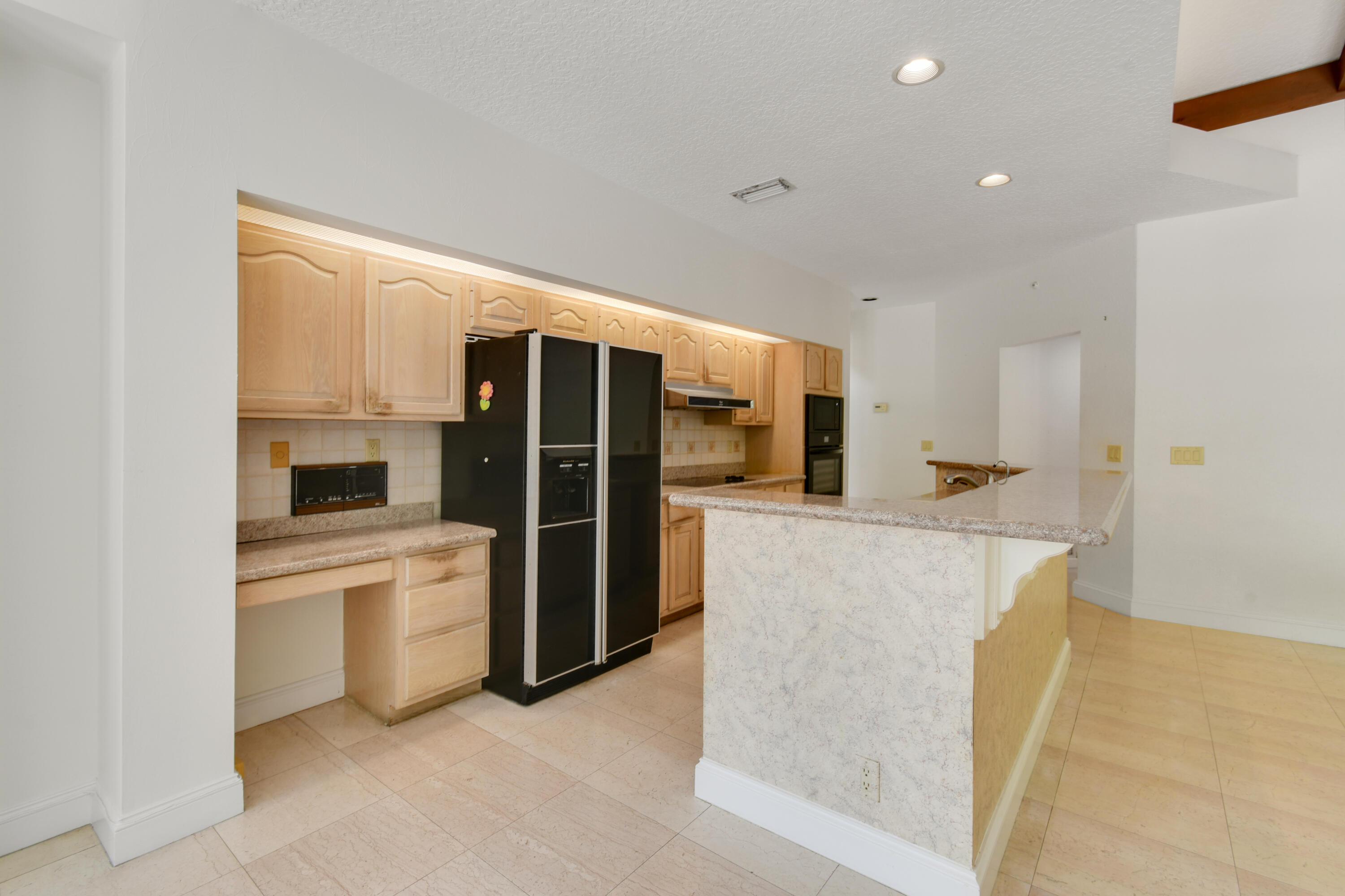 CRYSTAL POINTE 1 - Residential