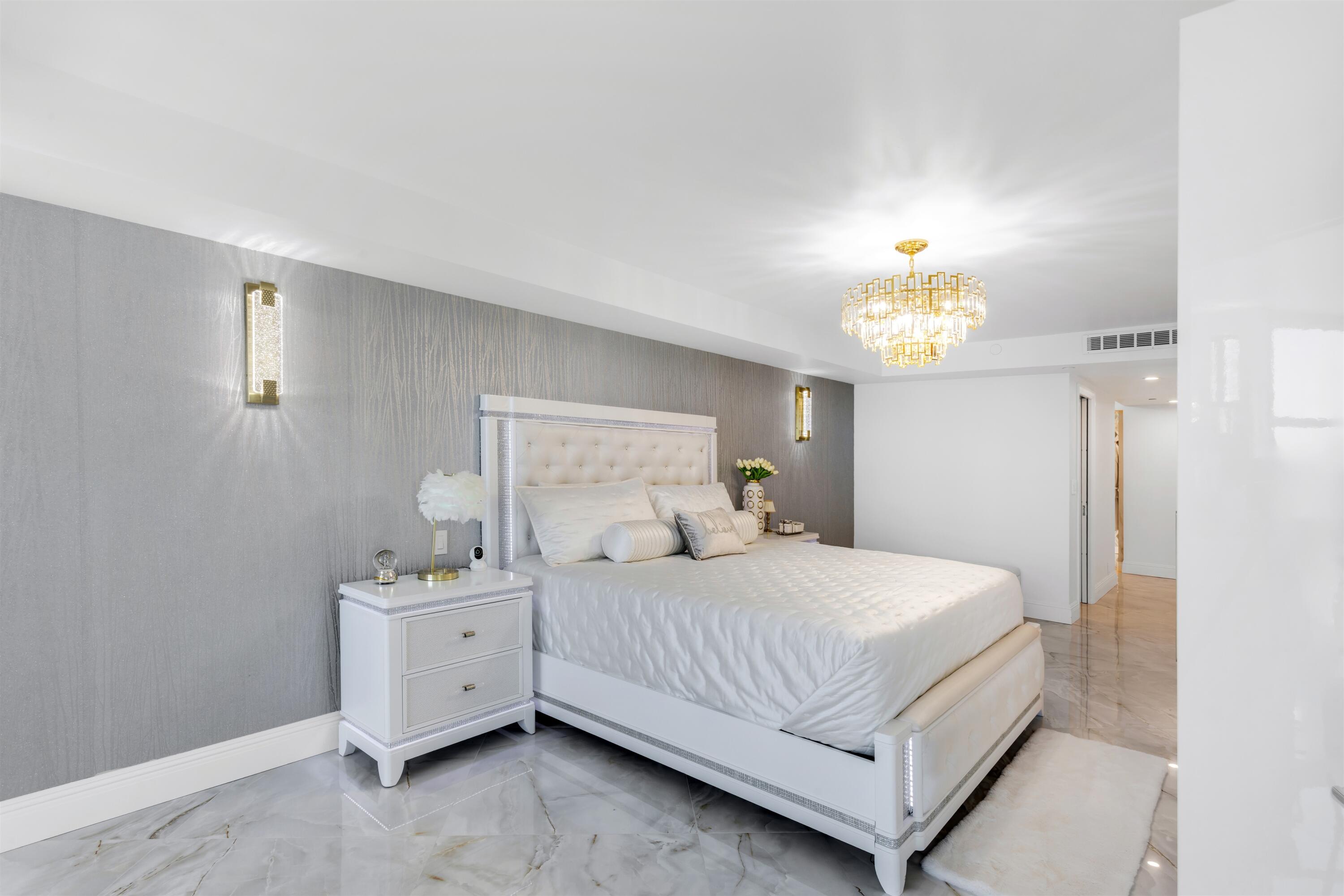 HILLSBORO OCEAN CLUB - Residential