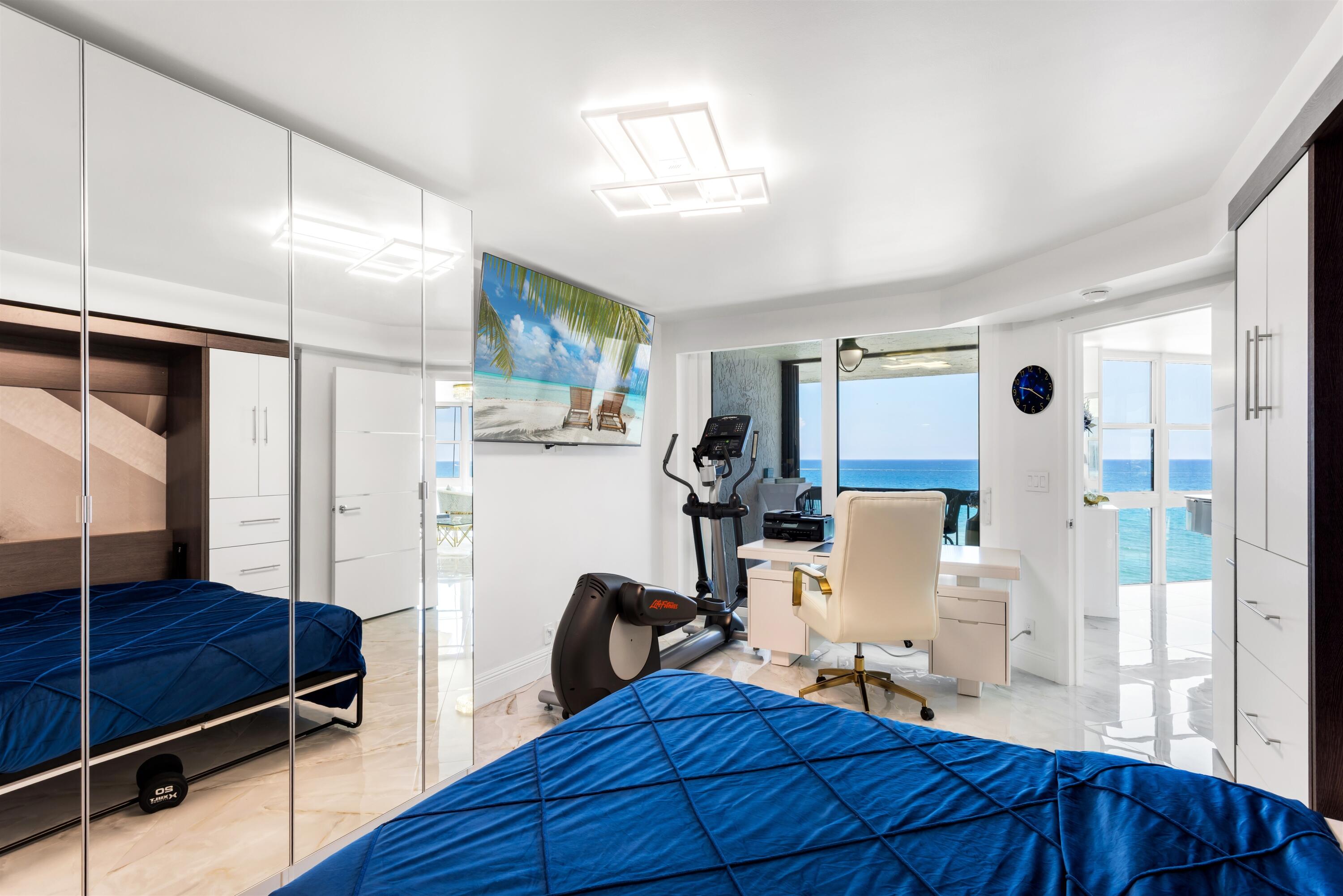 HILLSBORO OCEAN CLUB - Residential