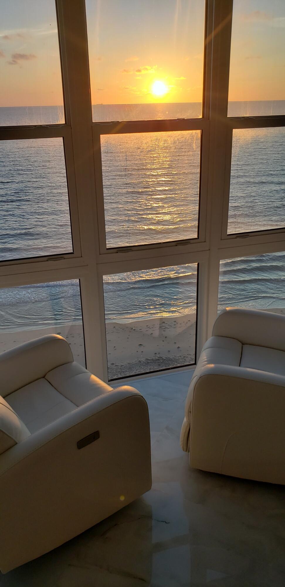 HILLSBORO OCEAN CLUB - Residential