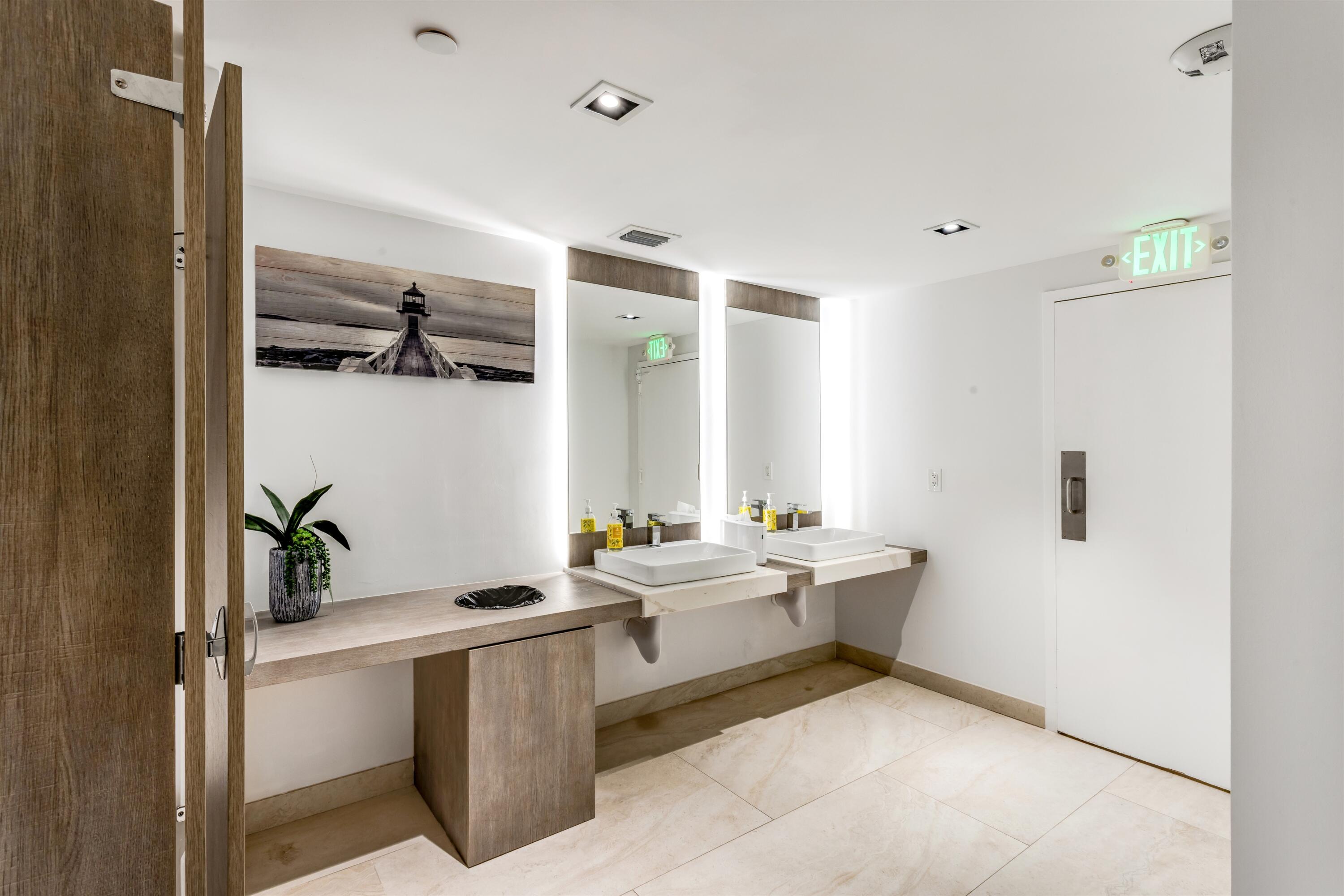 HILLSBORO OCEAN CLUB - Residential