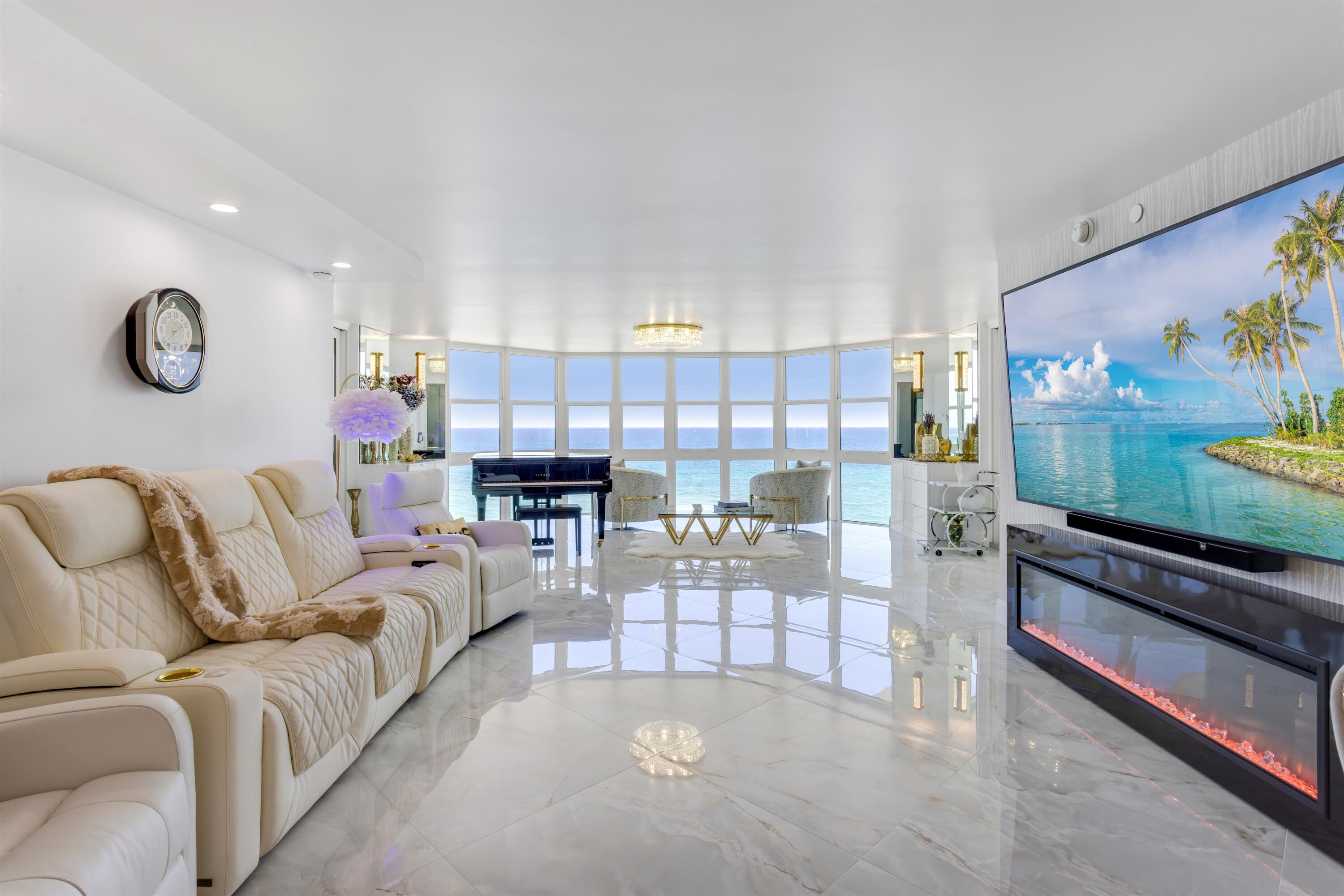 HILLSBORO OCEAN CLUB - Residential