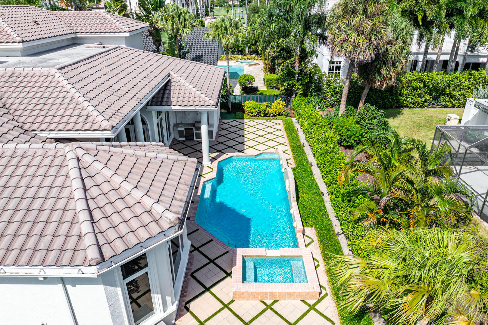 ROYAL PALM YACHT & COUNTRY CLUB - Residential