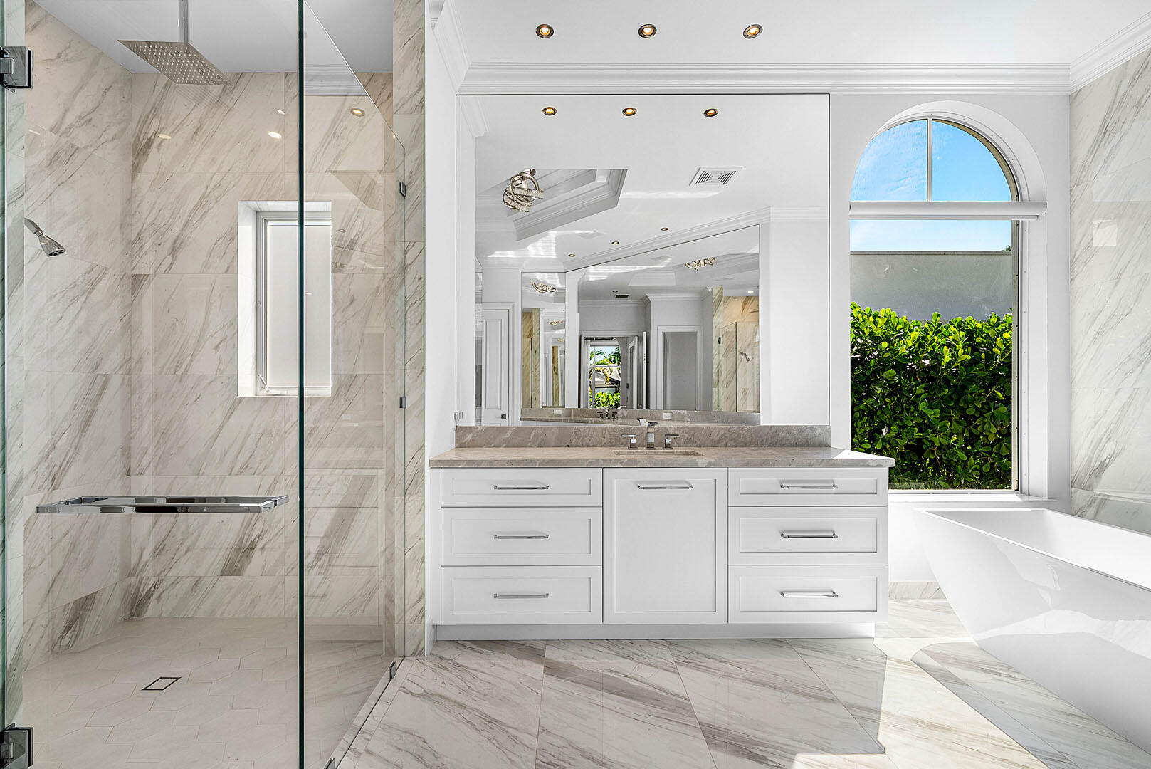 ROYAL PALM YACHT & COUNTRY CLUB - Residential