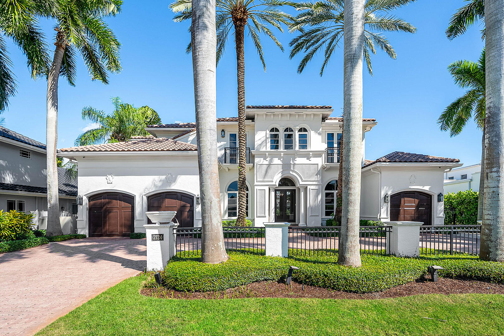 ROYAL PALM YACHT & COUNTRY CLUB - Residential