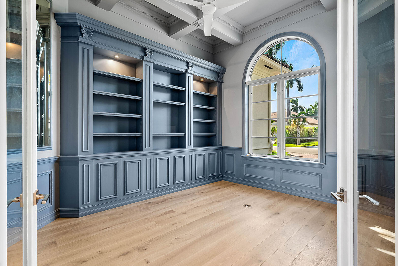 ROYAL PALM YACHT & COUNTRY CLUB - Residential