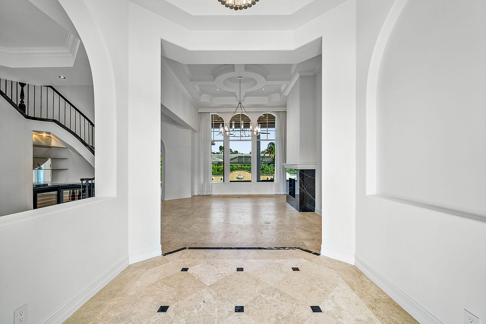 ROYAL PALM YACHT & COUNTRY CLUB - Residential