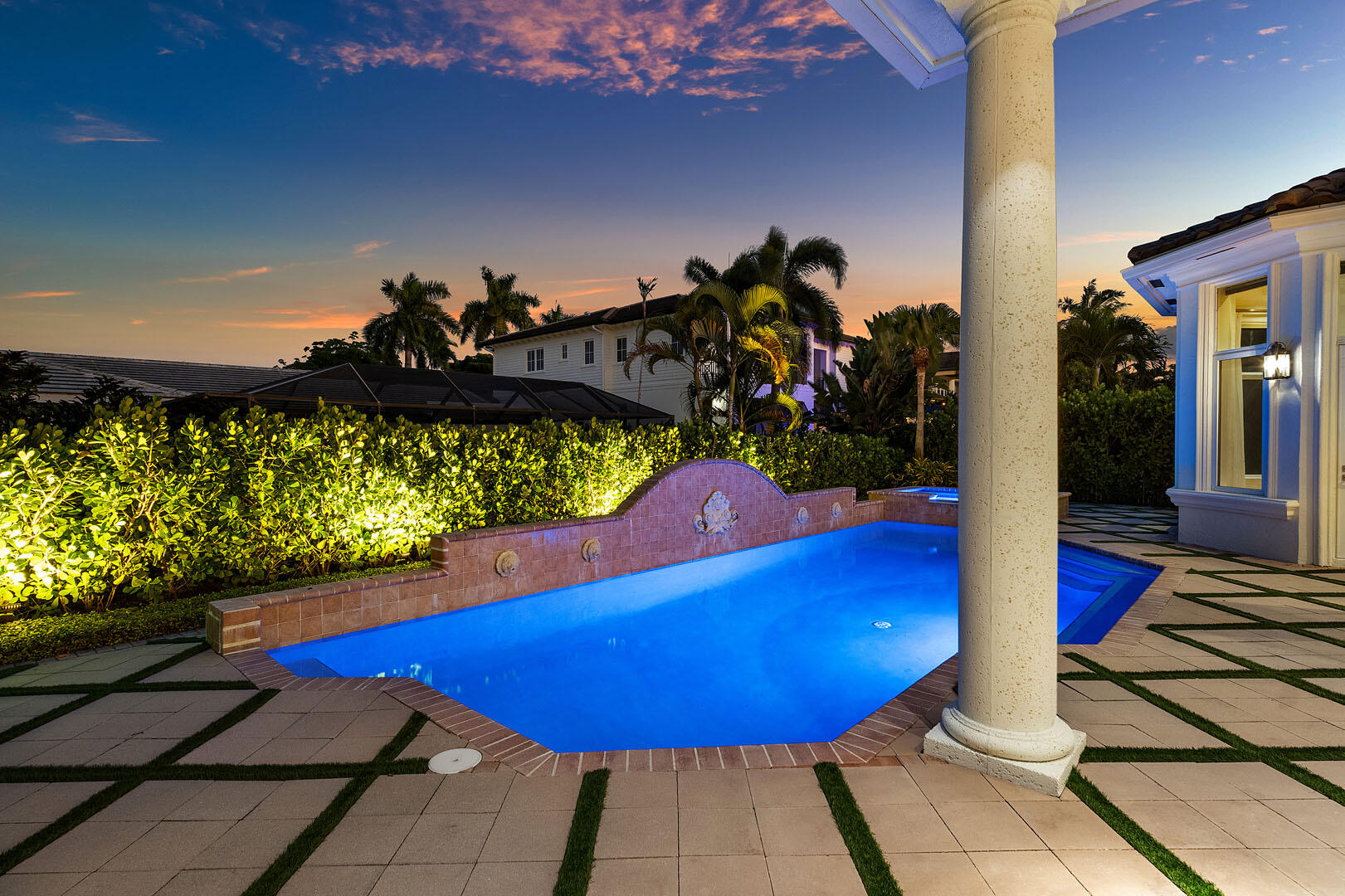 ROYAL PALM YACHT & COUNTRY CLUB - Residential