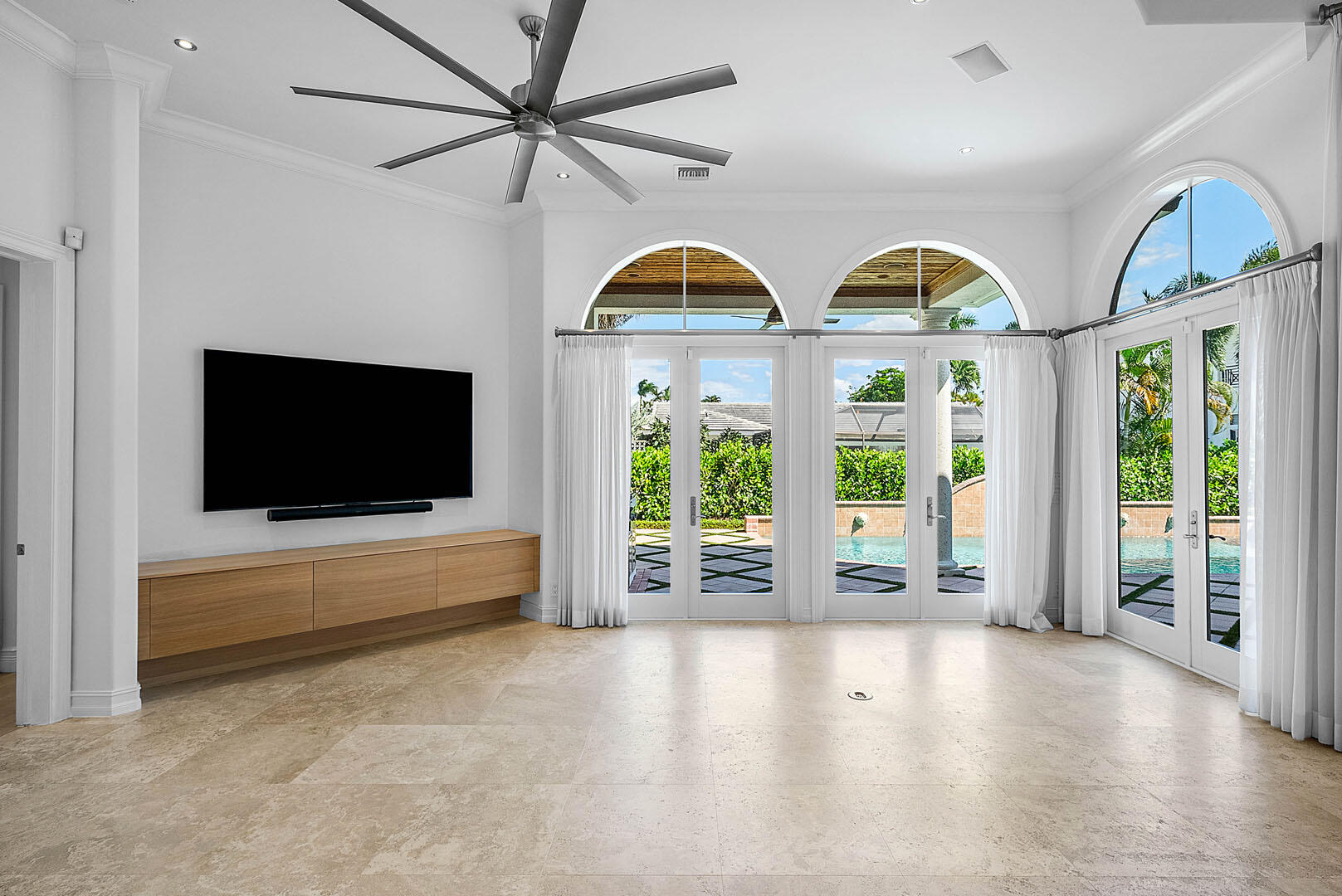 ROYAL PALM YACHT & COUNTRY CLUB - Residential