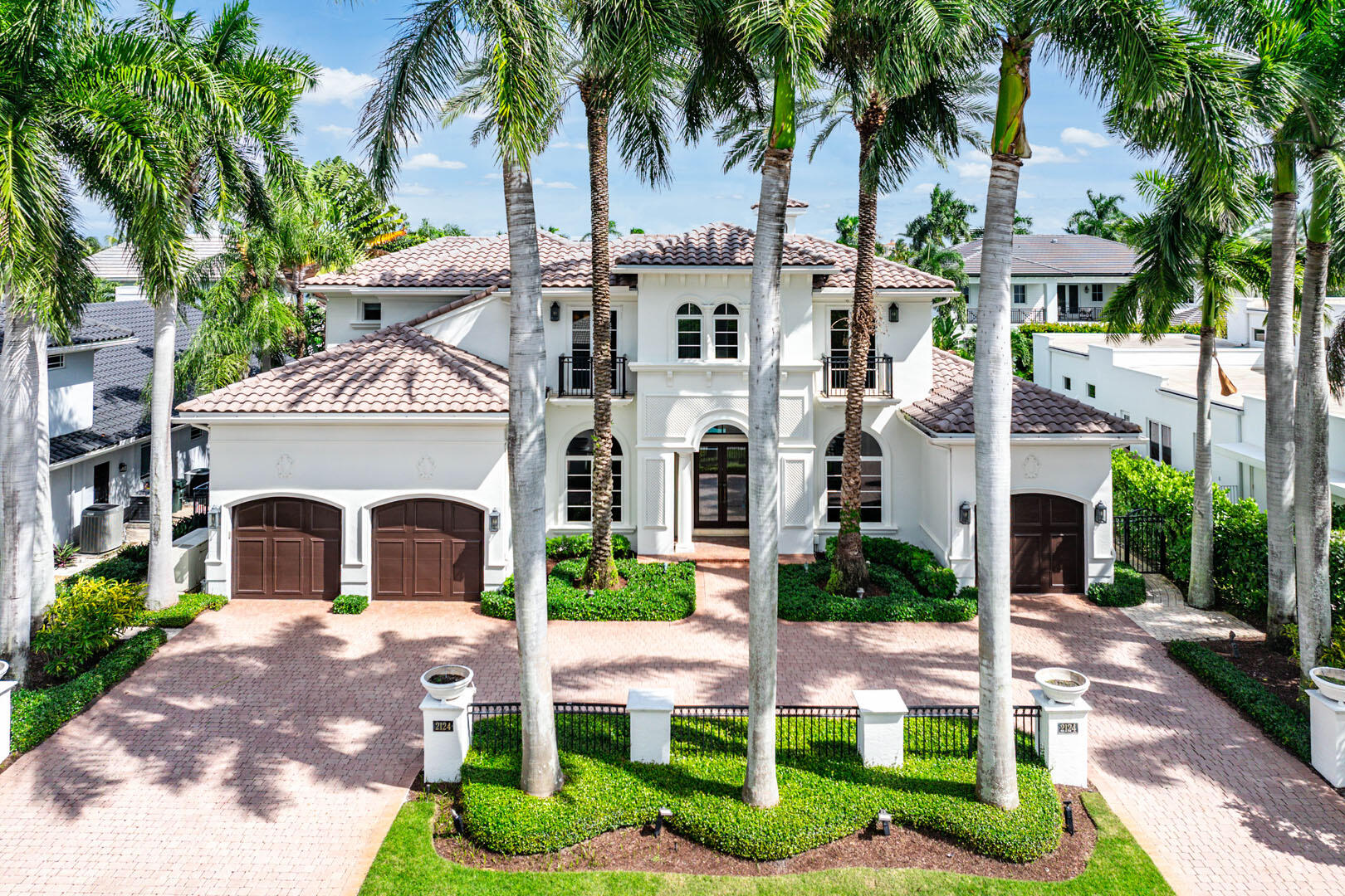 ROYAL PALM YACHT & COUNTRY CLUB - Residential