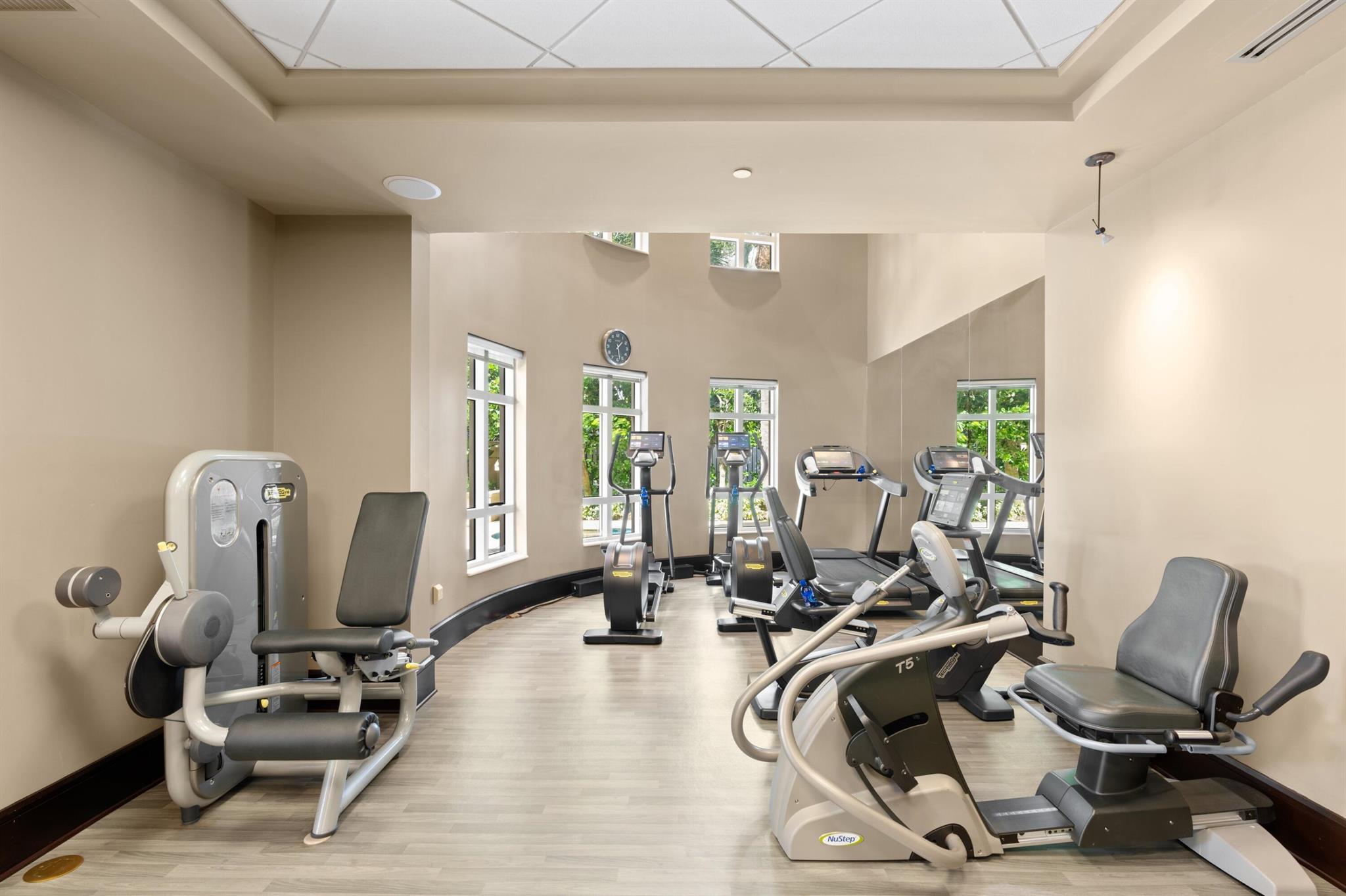 LUXURIA CONDO - Residential