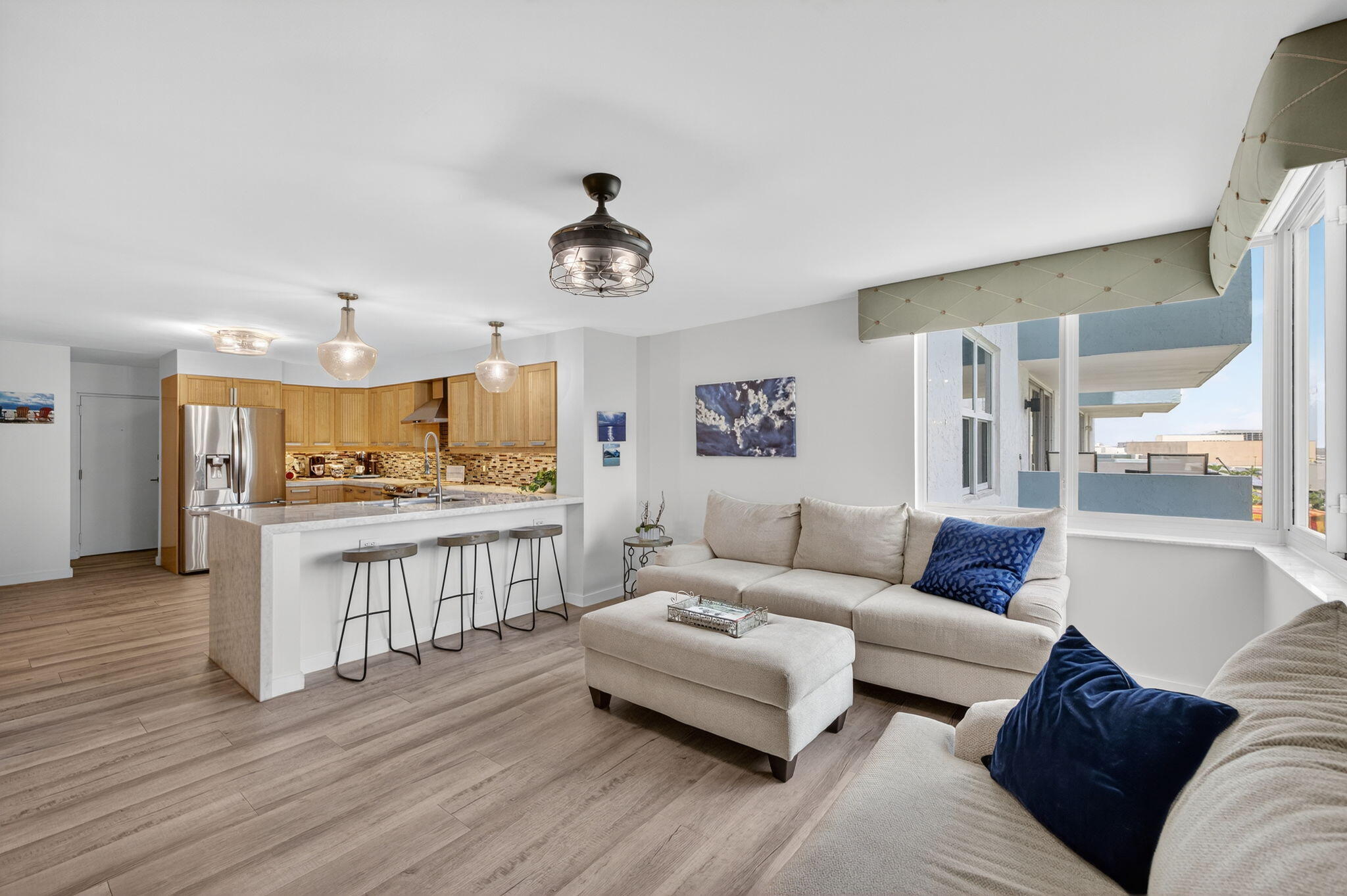 AMERICAS ON THE PARK CONDO - Residential