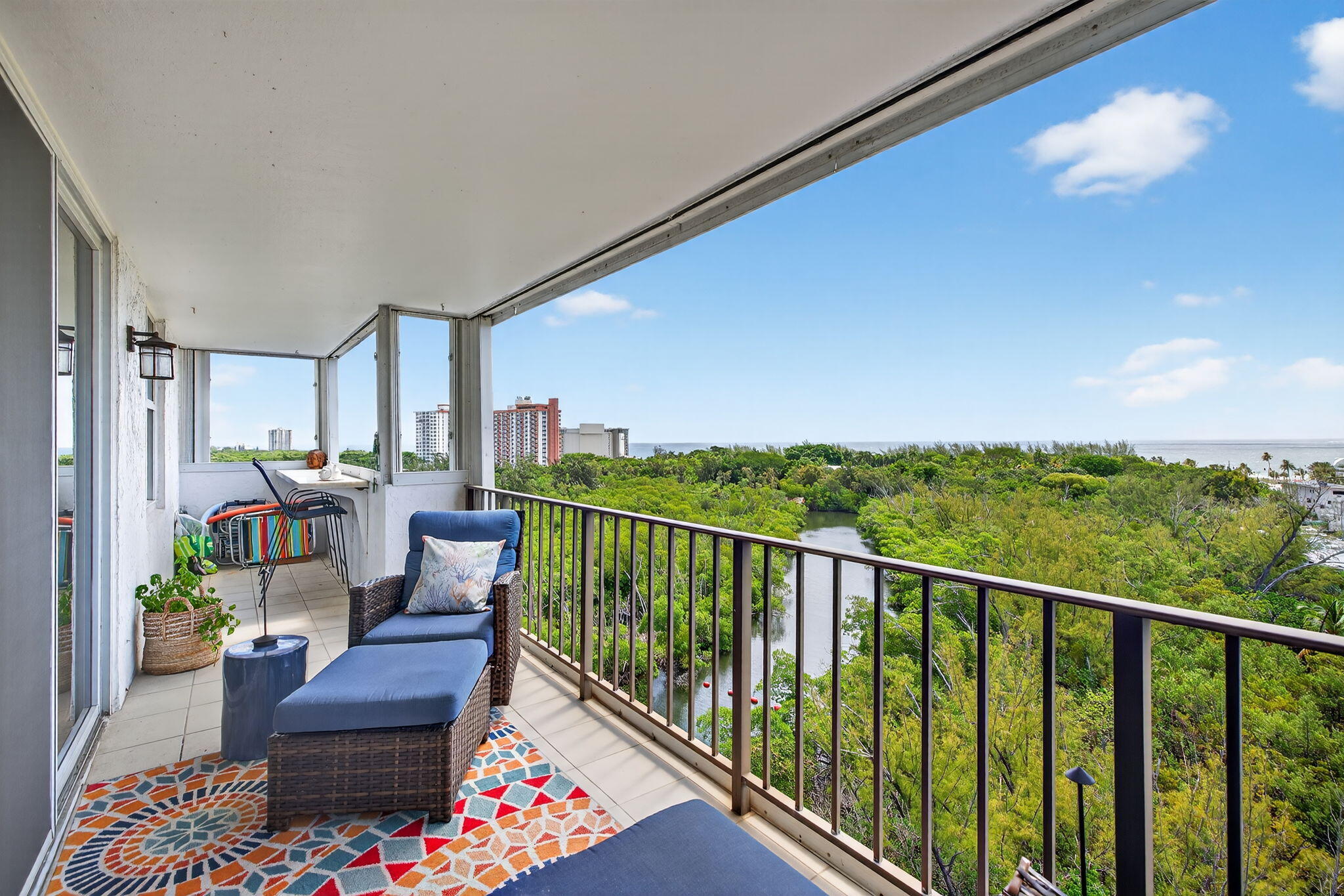 AMERICAS ON THE PARK CONDO - Residential