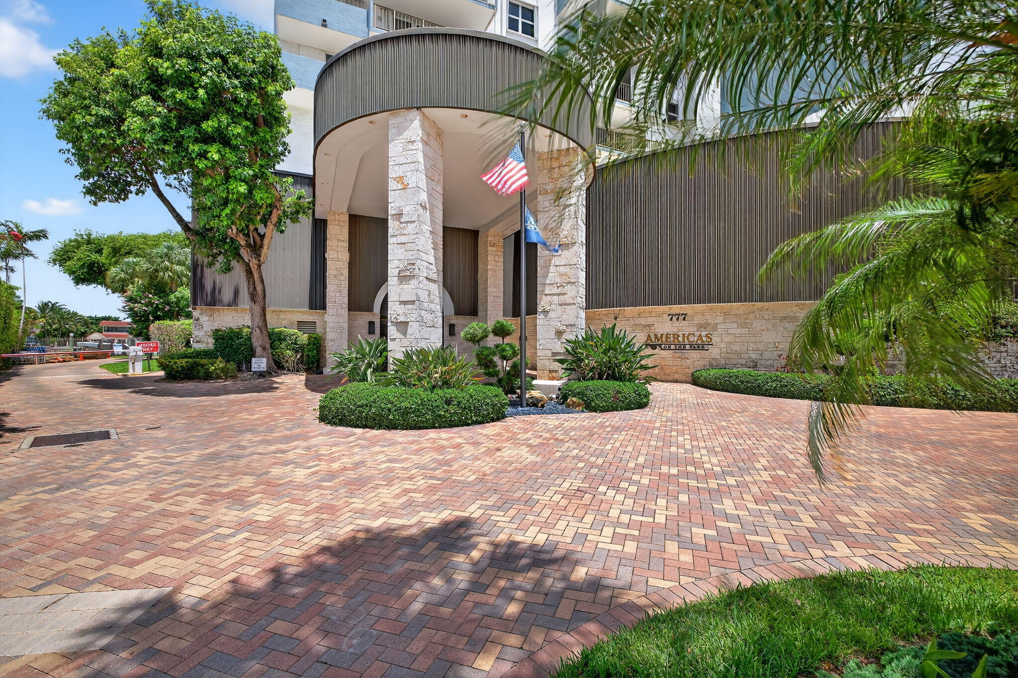 AMERICAS ON THE PARK CONDO - Residential