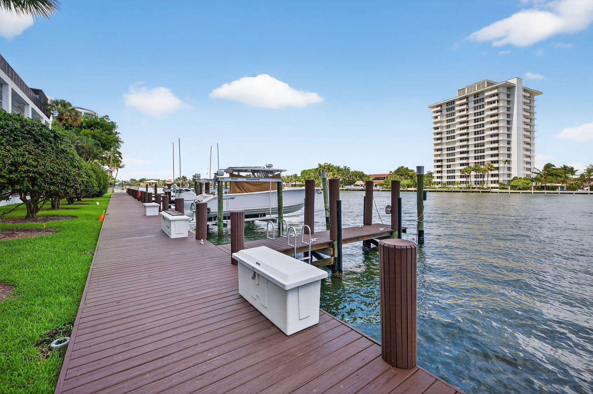 AMERICAS ON THE PARK CONDO - Residential