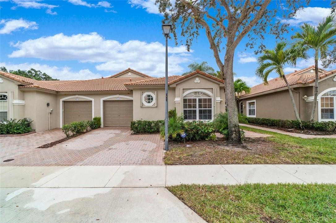 Mizner Pointe - Residential